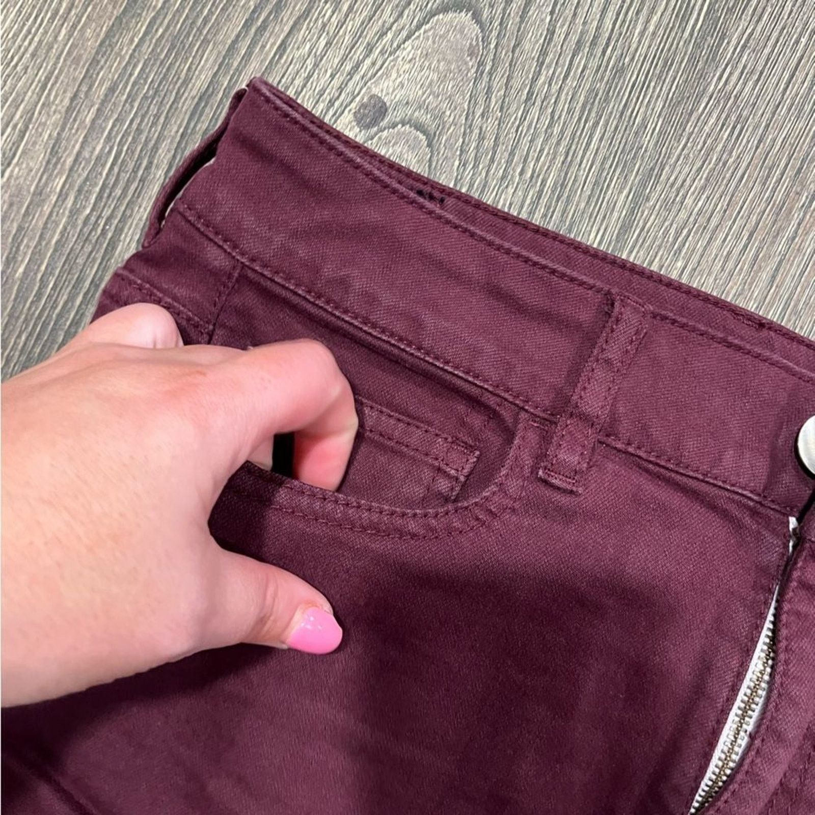 American Eagle Outfitters American Eagle Hi-Rise Shortie Shorts Cuffed Hem Maroon Sz 6 Size 28" / US 6 / IT 42 - 2 Thumbnail