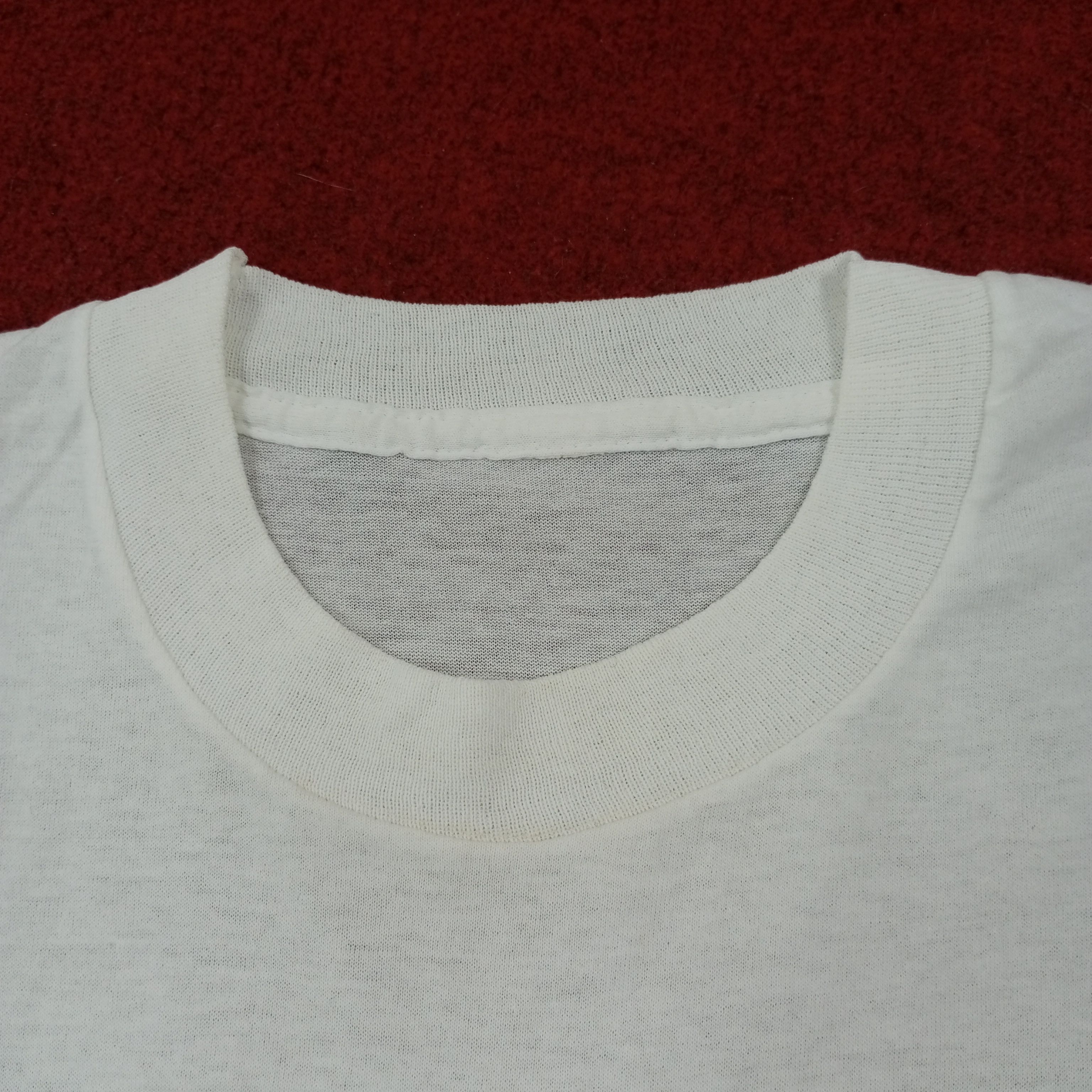 Vintage United Nations Vintage Tshirt Size US M / EU 48-50 / 2 - 4 Thumbnail