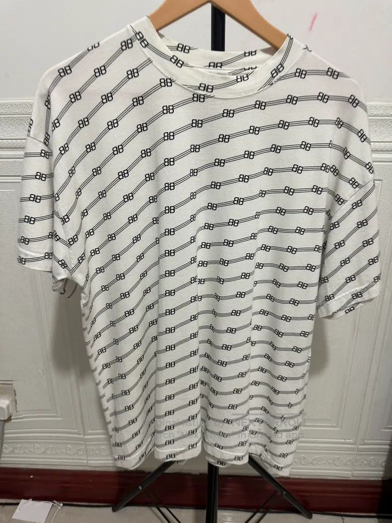 Balenciaga Balenciaga White Full Print Short Sleeve Size US XL / EU 56 / 4 - 1 Thumbnail