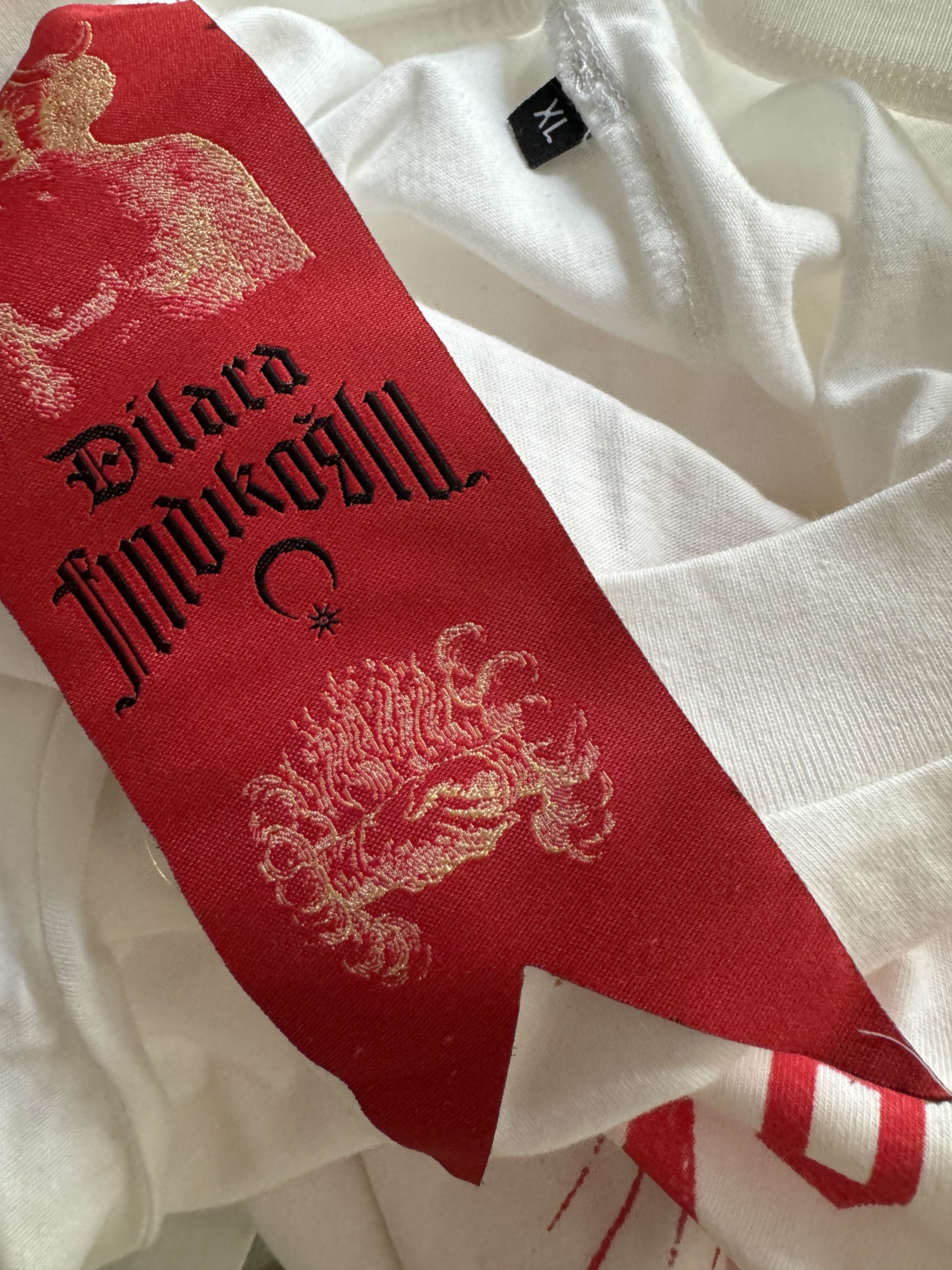 Dilara Findikoglu Dilara Findikoglu Unisex White Red Cybele Goddess Print Size US XL / EU 56 / 4 - 11 Thumbnail