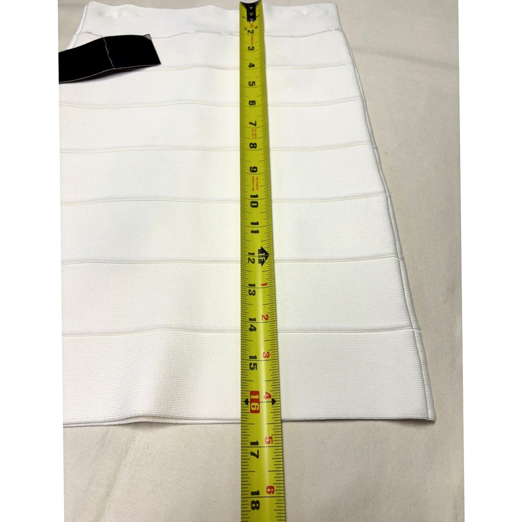 Bcbgmaxazria BCBGMAXAZRIA Skirt XS White Gardenia Bandage Short High Rise Knit Layered Accents Party/Cocktail Womens Size 26" / US 2 / IT 38 - 7 Thumbnail