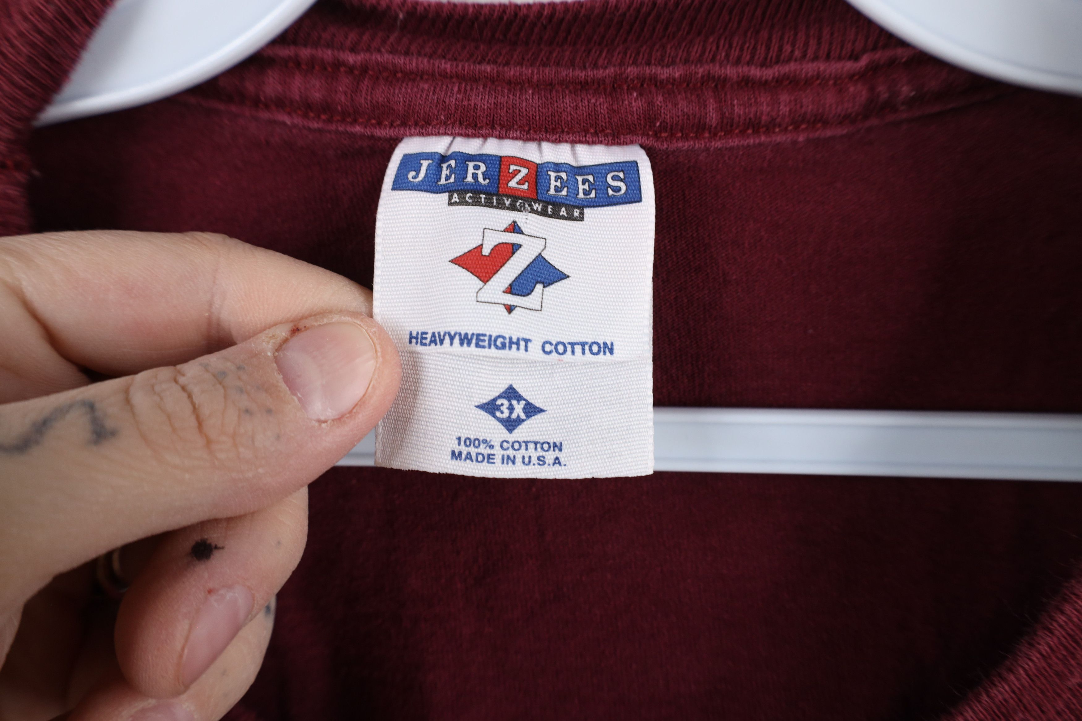 Vintage Vintage 90s Jeep Motors Short Sleeve T-Shirt Maroon USA Size US XXL / EU 58 / 5 - 6 Thumbnail