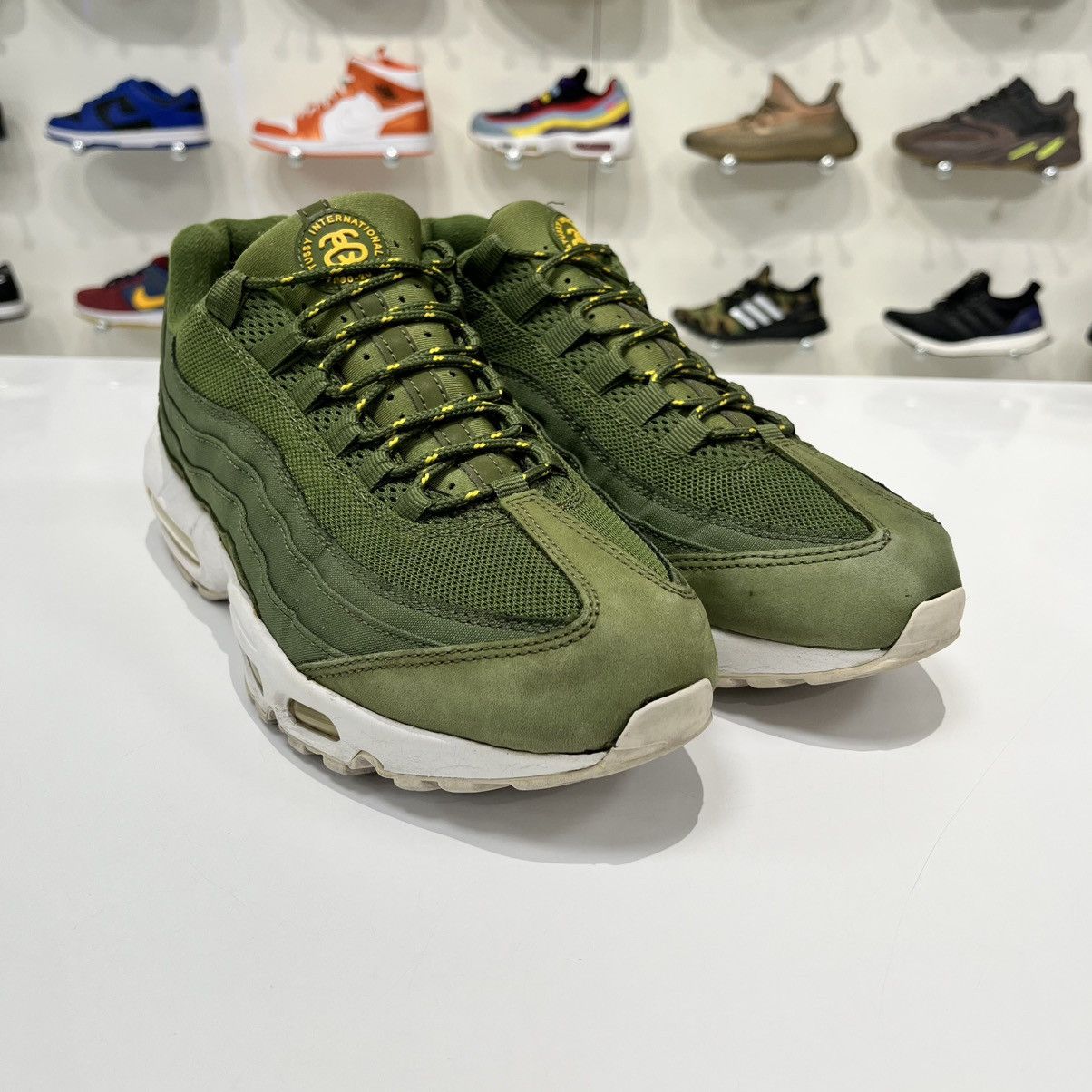 Nike × Stussy Nike Air Max 95 x Stussy Olive Size US 9.5 / EU 42-43 - 8 Thumbnail