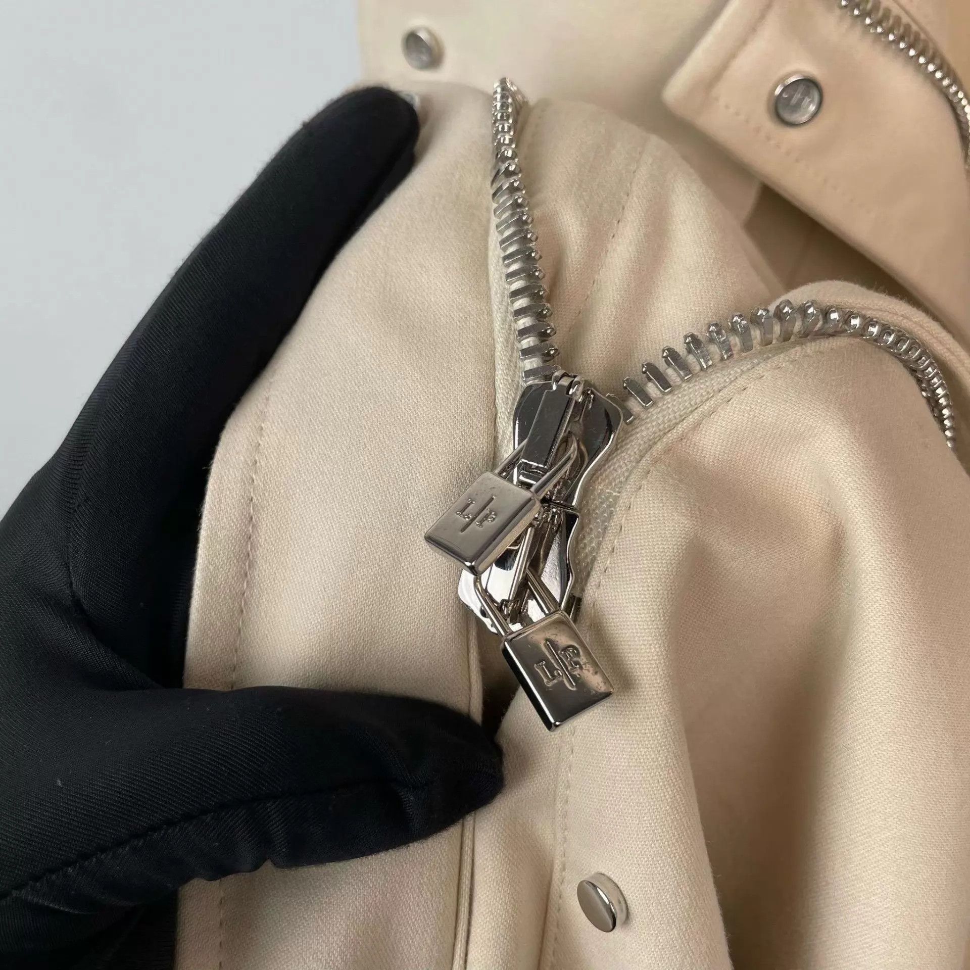 Loro Piana Loro Piana Cream Lapel Long Coat 95 New Size US S / EU 44-46 / 1 - 7 Thumbnail
