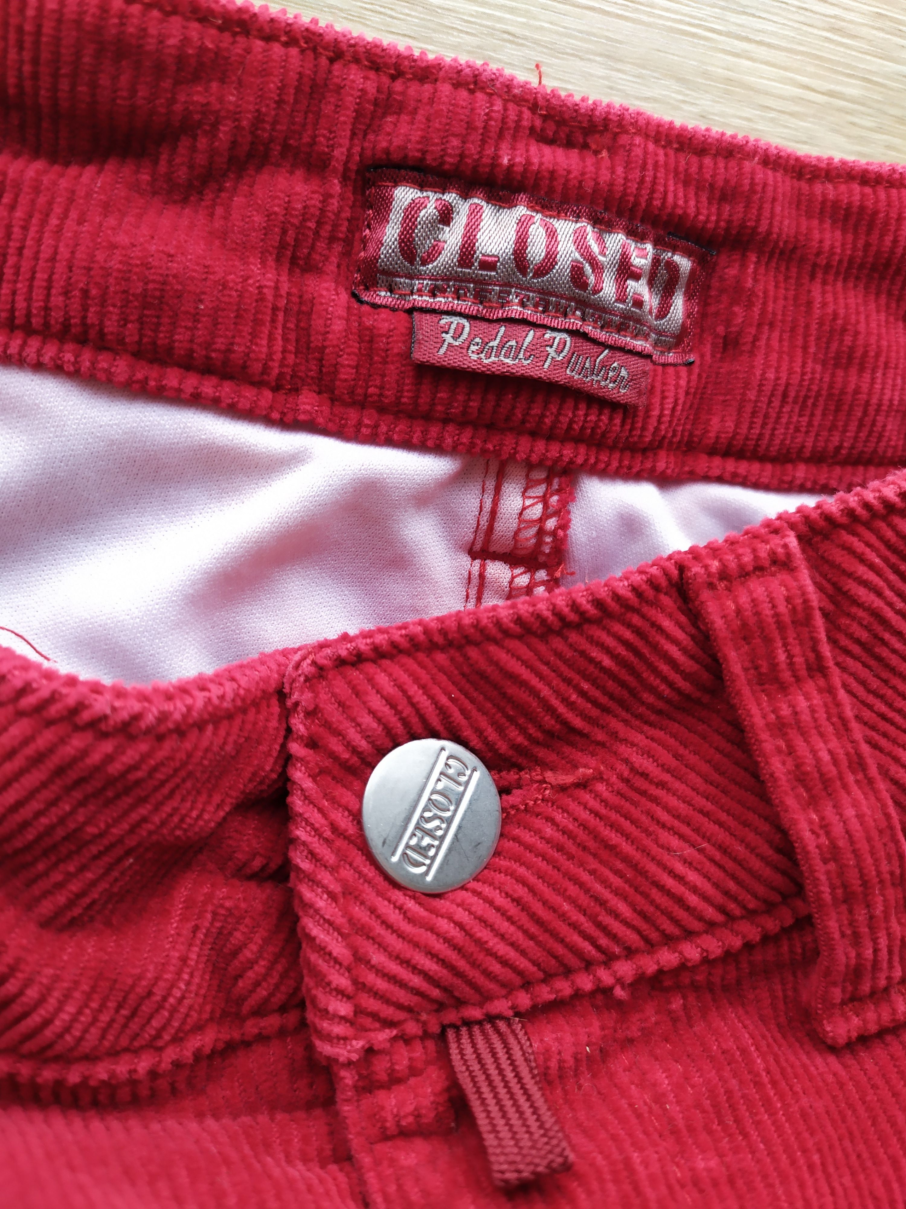 CLOSED Closed Pedal Pusher Jeans Straight leg red corduroy trousers Size 28" / US 6 / IT 42 - 5 Thumbnail