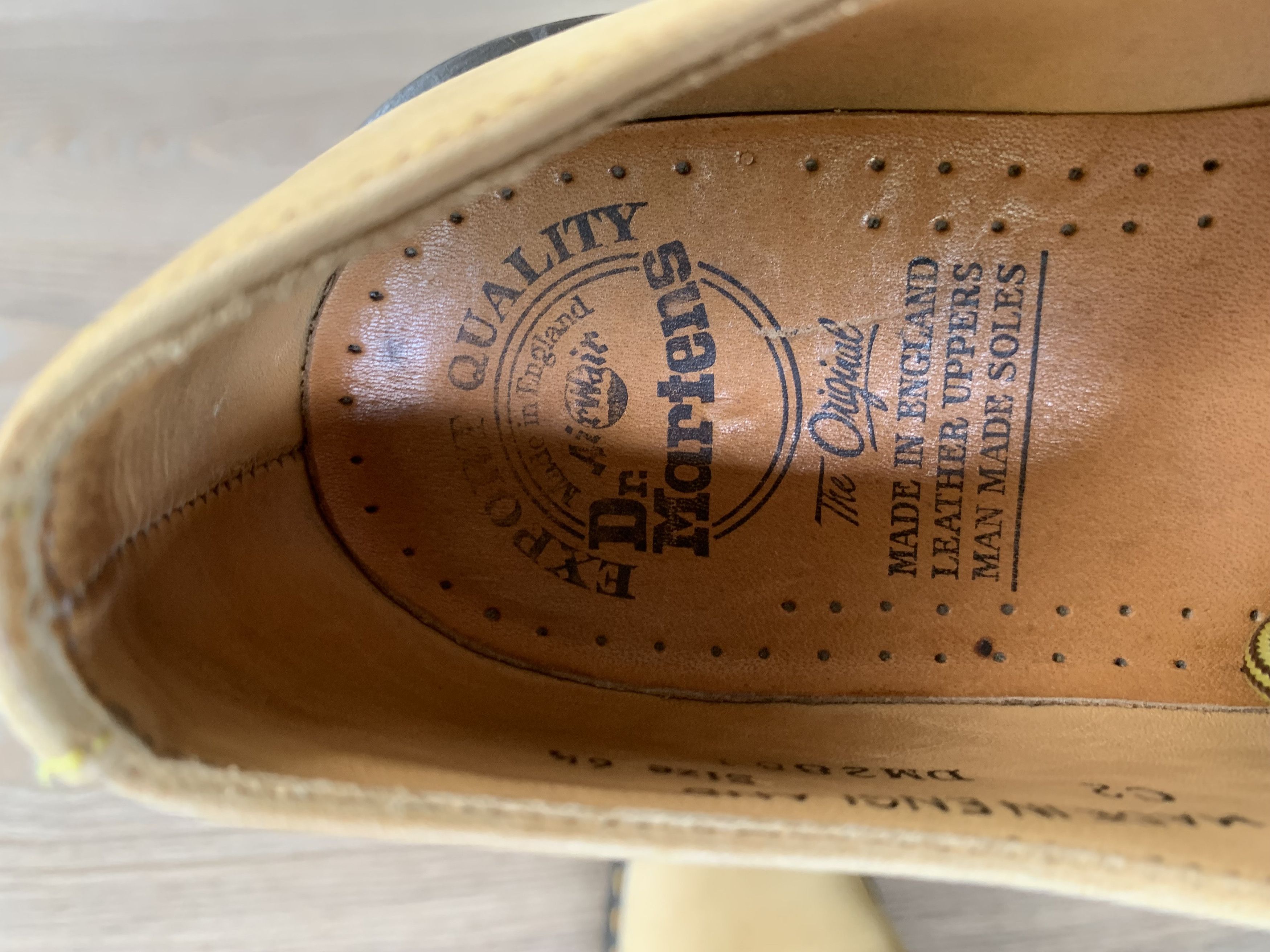Dr. Martens Dr. Martens Men's Leather Oxfords Savannah Light Tan Unisex Size US 7 / EU 40 - 11 Thumbnail