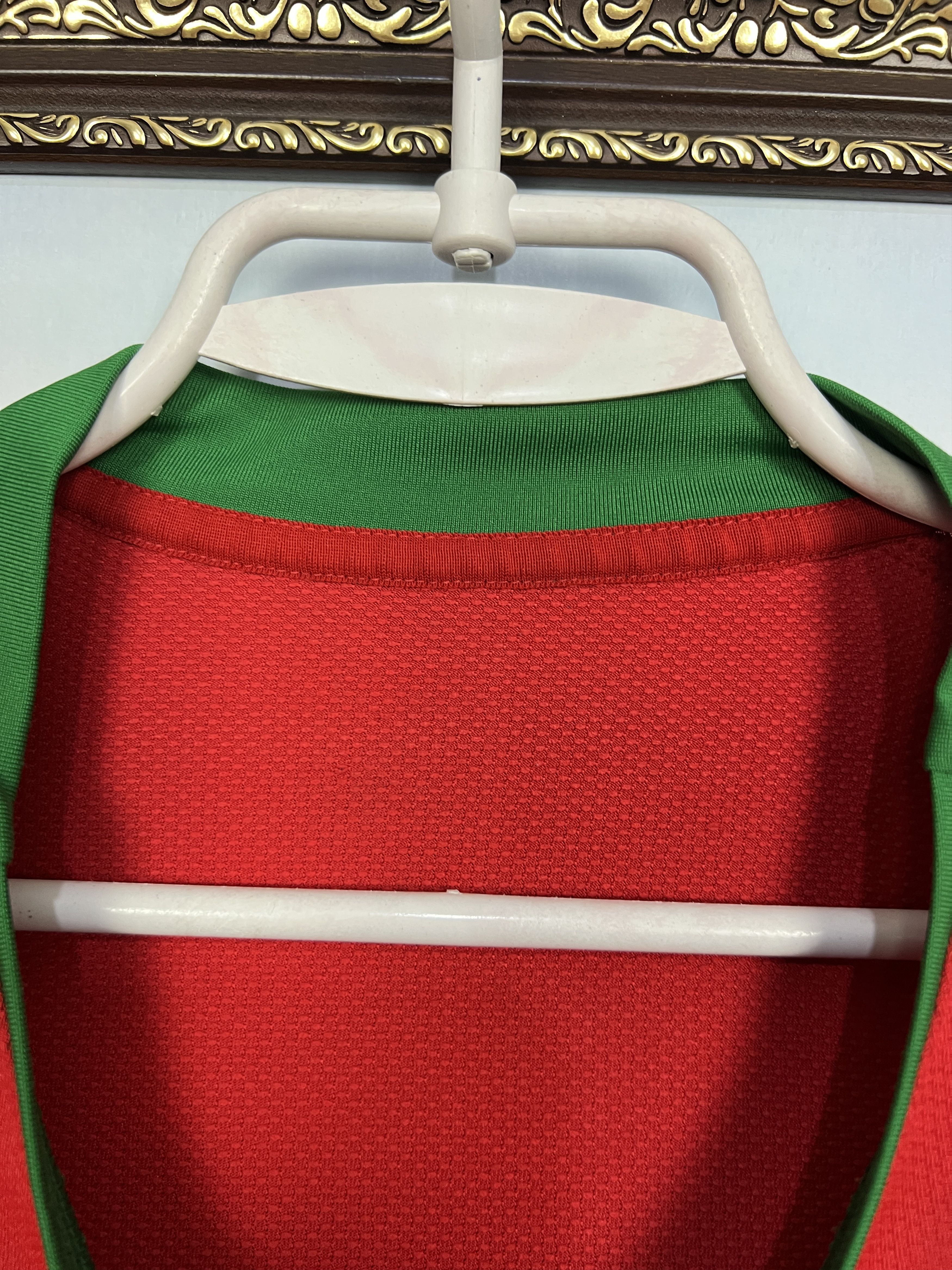Nike Portugal Home football shirt 2008 Soccer Nike Jersey Mens Size US L / EU 52-54 / 3 - 6 Thumbnail