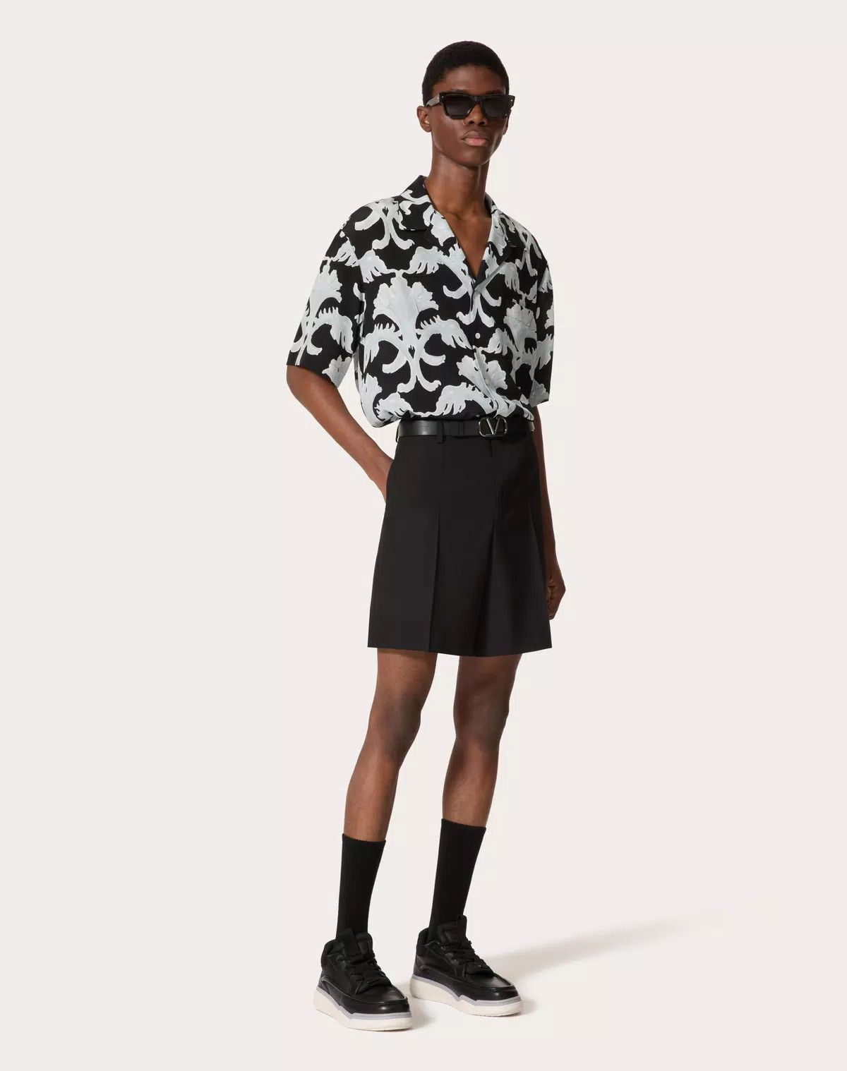 Valentino oc11z0725 Silk Bowling Shirt in Black/White Size US M / EU 48-50 / 2 - 4 Thumbnail