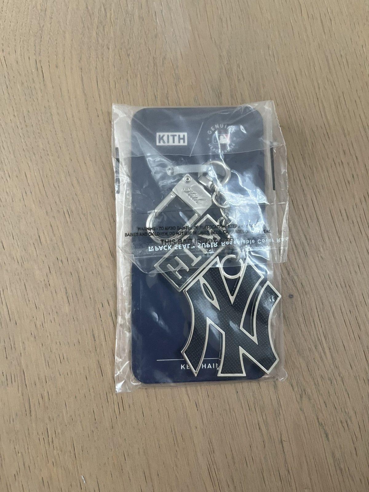 Kith Kith NY Yankees Keychain Size ONE SIZE - 2 Thumbnail