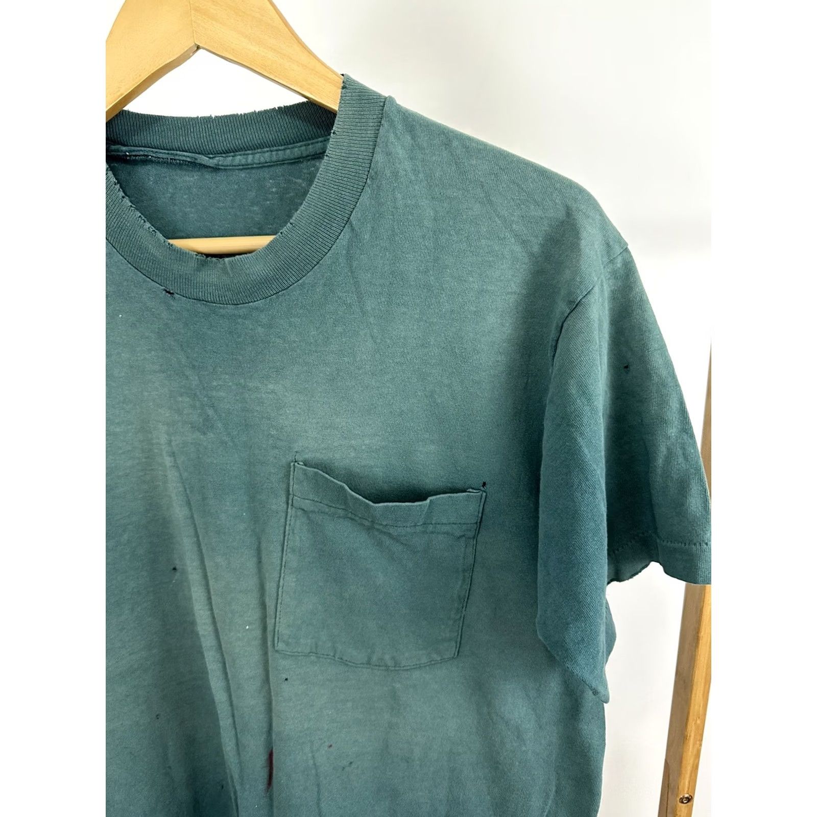 Vintage VTG 80s Gradient Sun Faded Distressed Worn Selvedge Pocket Front T-Shirt Size L Shirt Mens Green Teal"} Size US L / EU 52-54 / 3 - 4 Thumbnail