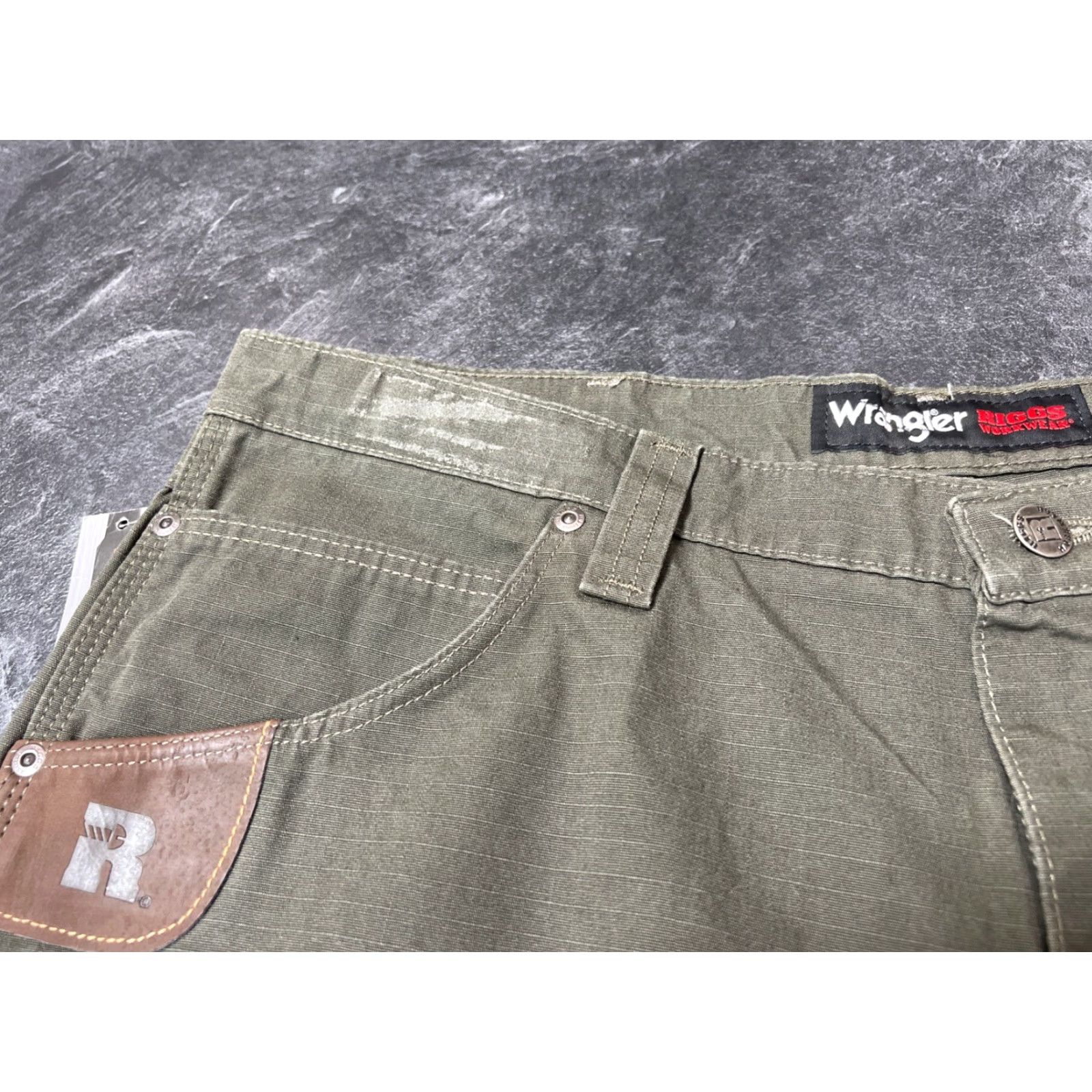 Wrangler Wrangler RIGGS Workwear Carpenter Pants Mens 38x32 Olive Green Ripstop Carpenter Wrangler RIGGS Workwear Mens 38 32 Green Size US 38 / EU 54 - 4 Thumbnail