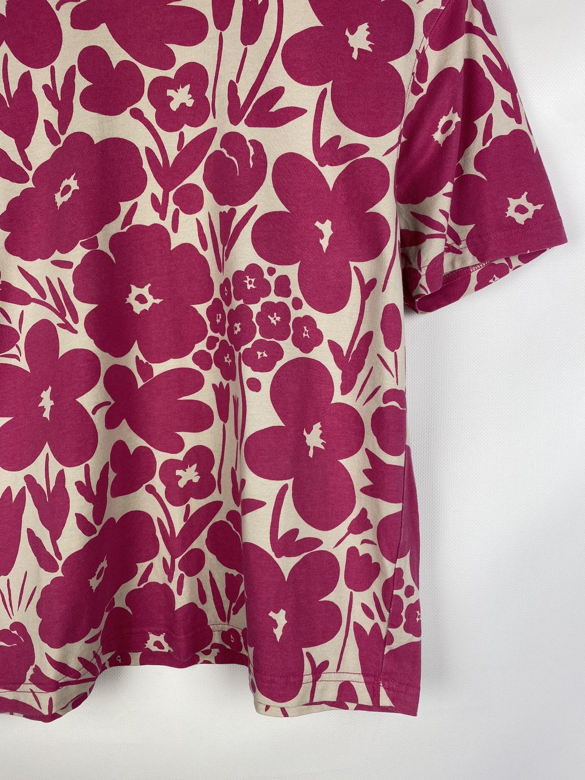 Uniqlo Marimekko Uniqlo ladies floral pattern t shirt size S Size S / US 4 / IT 40 - 6 Thumbnail
