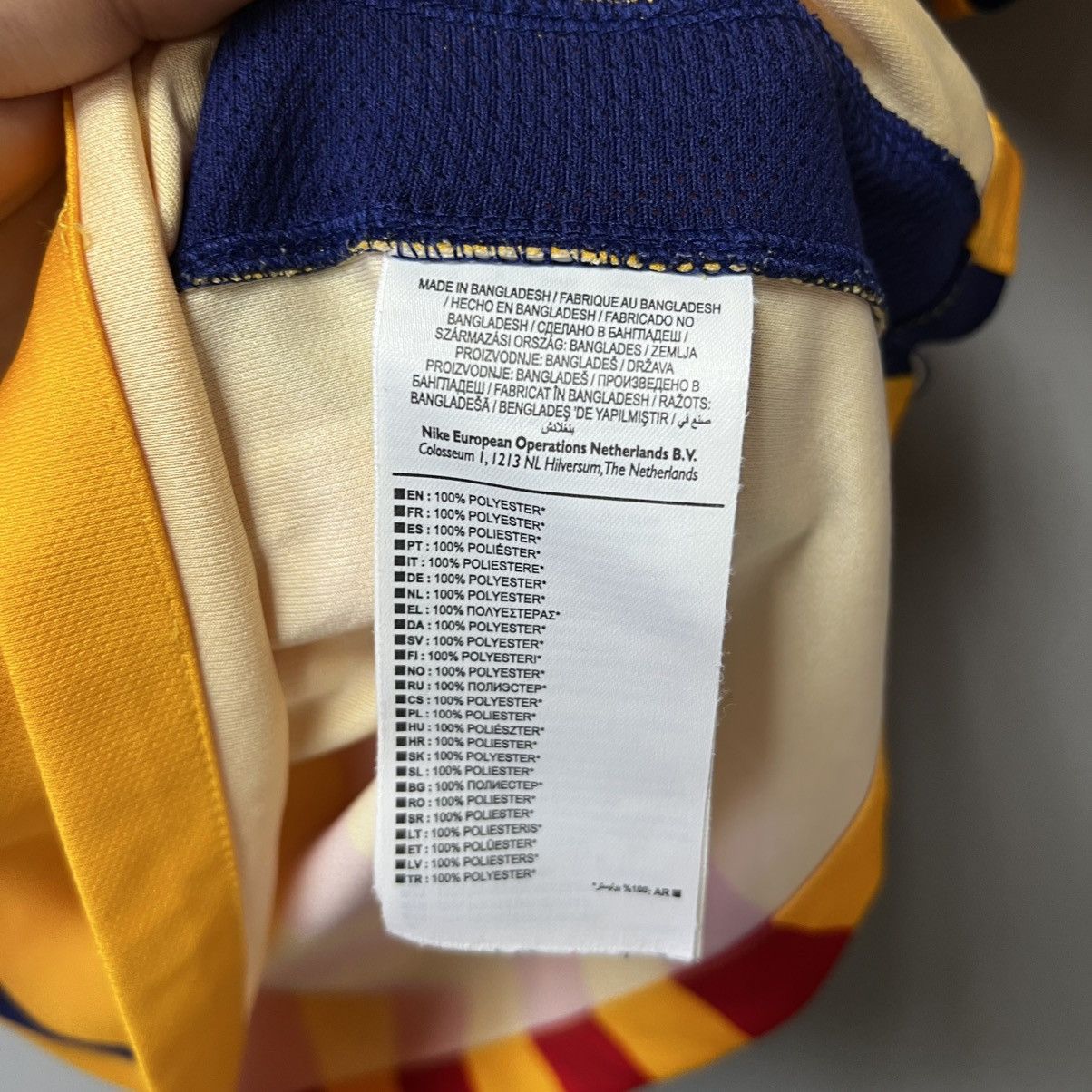 Nike Nike Barcelona FCB 2015/16 Away Football Soccer Shirt Jersey Size US S / EU 44-46 / 1 - 15 Thumbnail