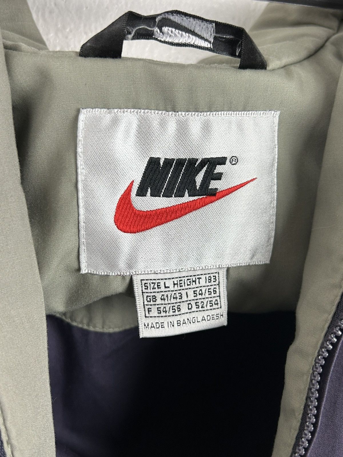 Nike 90s Vintage Nike Lightweight Windbreaker Jacket Size US L / EU 52-54 / 3 - 8 Thumbnail