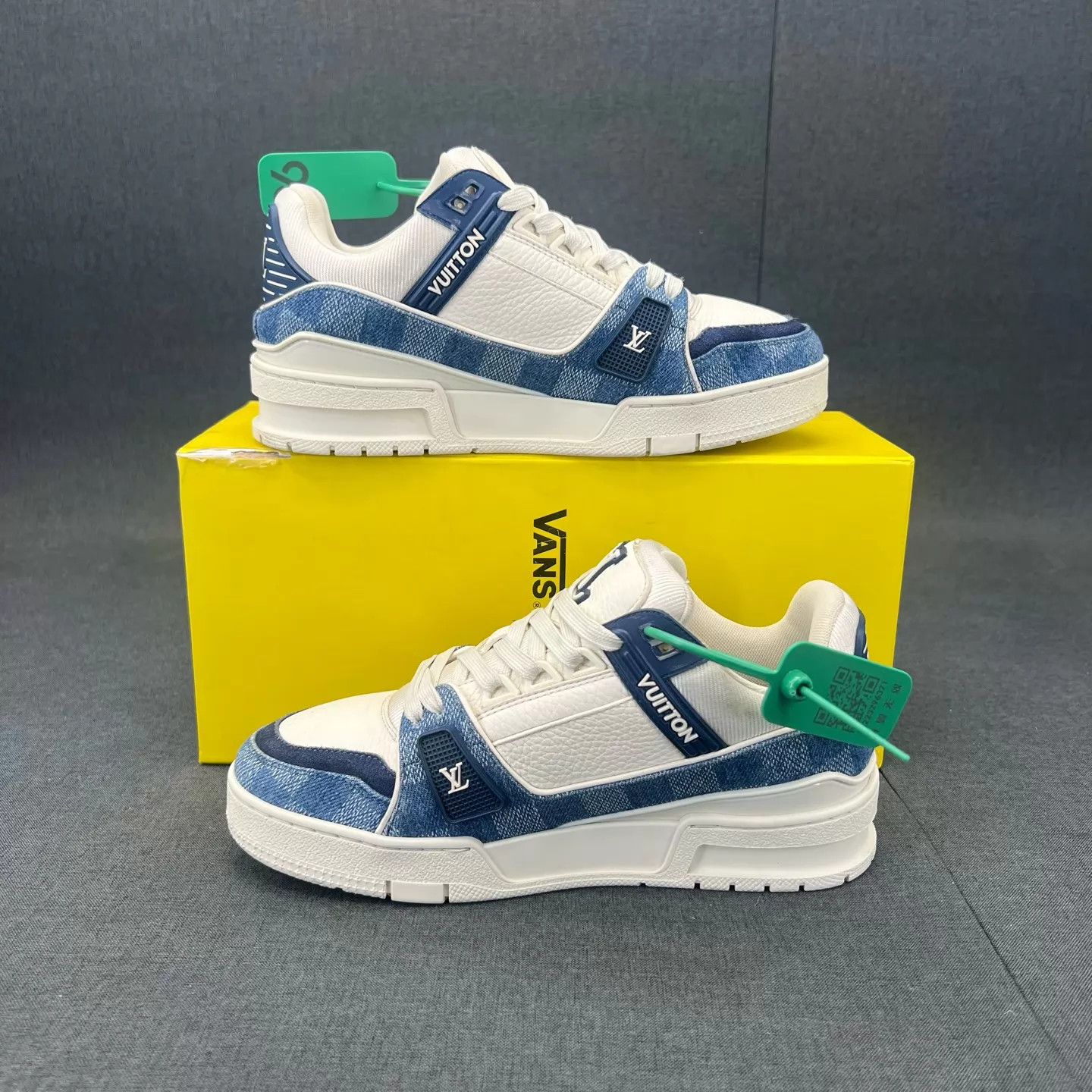 Louis Vuitton LV Trainer White Blue Damier 37.5 Worn 2x With Box Size US 7 / IT 37 - 7 Thumbnail