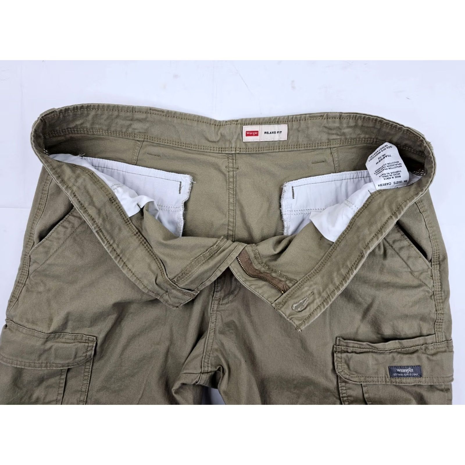 Wrangler Wrangler Relaxed Fit Cargo Stretch Workwear Cotton Pants – Men 38x32 Beige, 38x29 Fit, Cargo Pocket, Straight Leg, Cotton Spandex, Work Pants Size US 38 / EU 54 - 6 Thumbnail