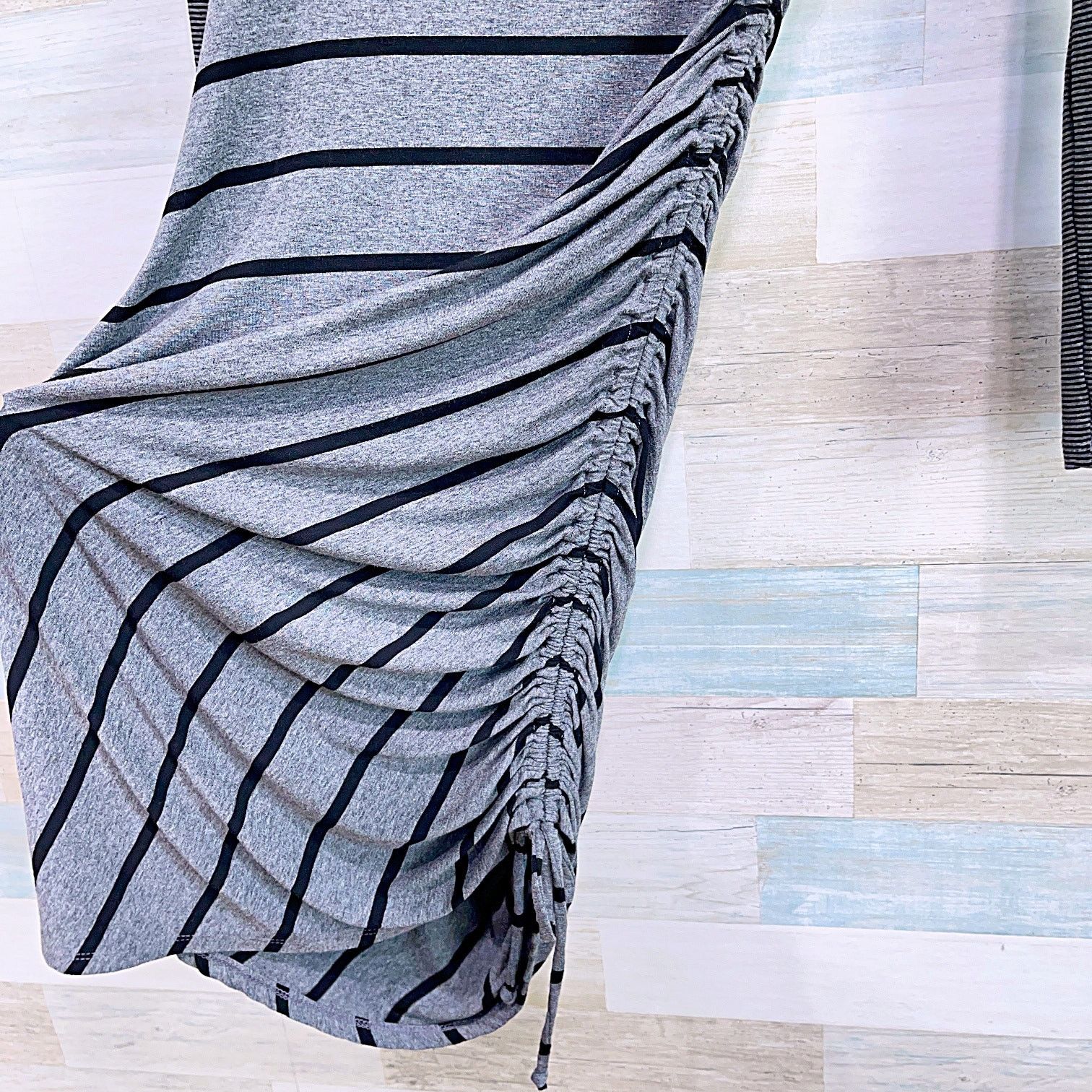 Other Michael Stars Striped Side Ruched T Shirt Dress Gray Black M Size M / US 6-8 / IT 42-44 - 3 Thumbnail