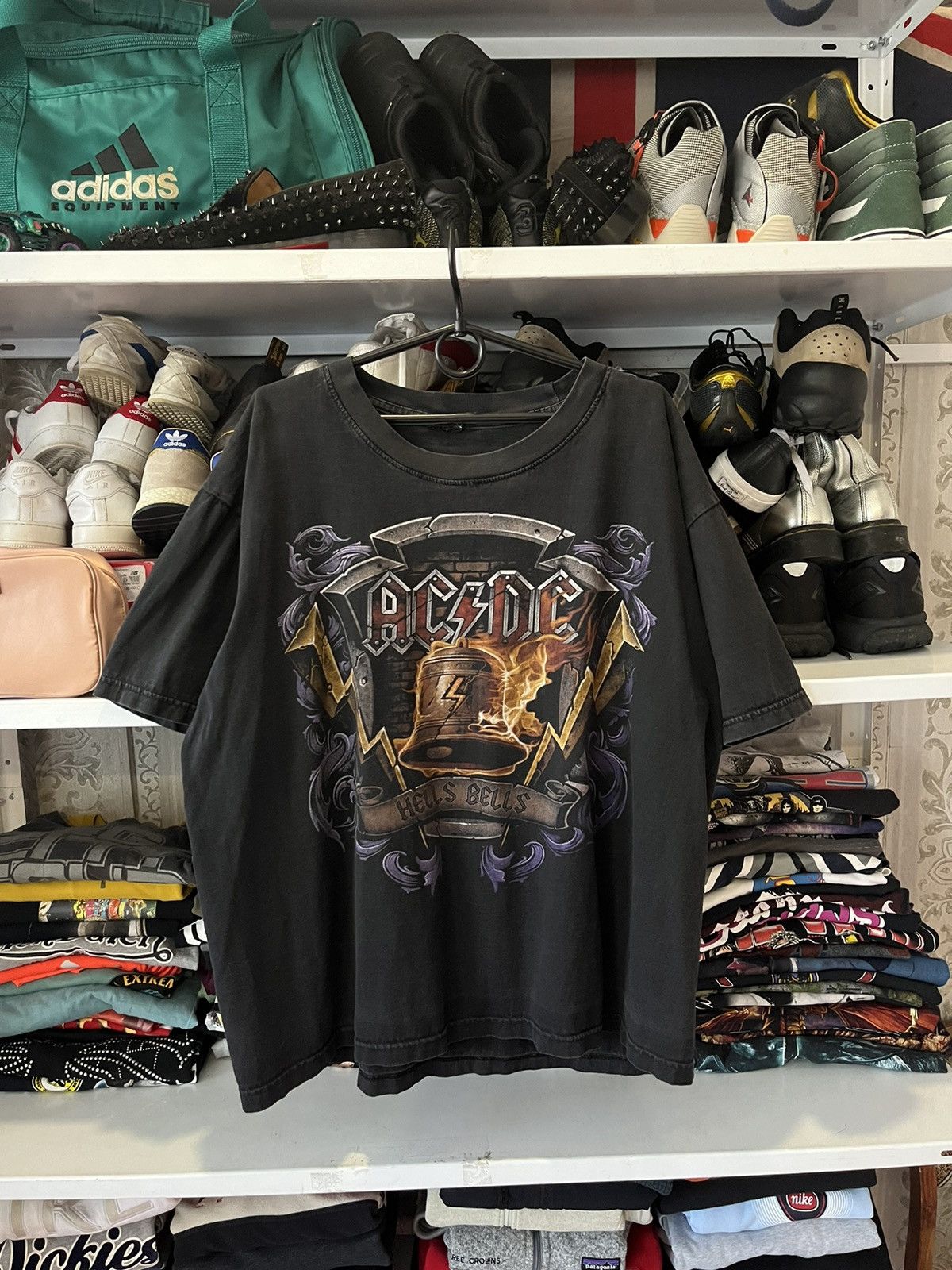 AC/DC Vintage Rare AC/DC Hells Bells Rock Band T Shirt Size US XL / EU 56 / 4 - 1 Thumbnail