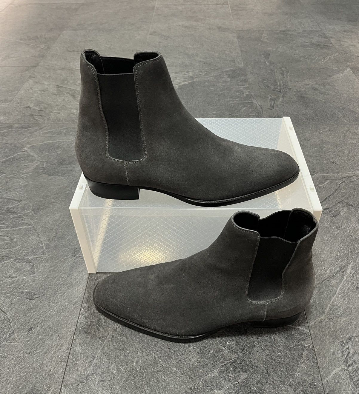 Saint Laurent Paris Saint Laurent Wyatt Suede Chelsea Boots Size US 9.5 / EU 42-43 - 1 Thumbnail