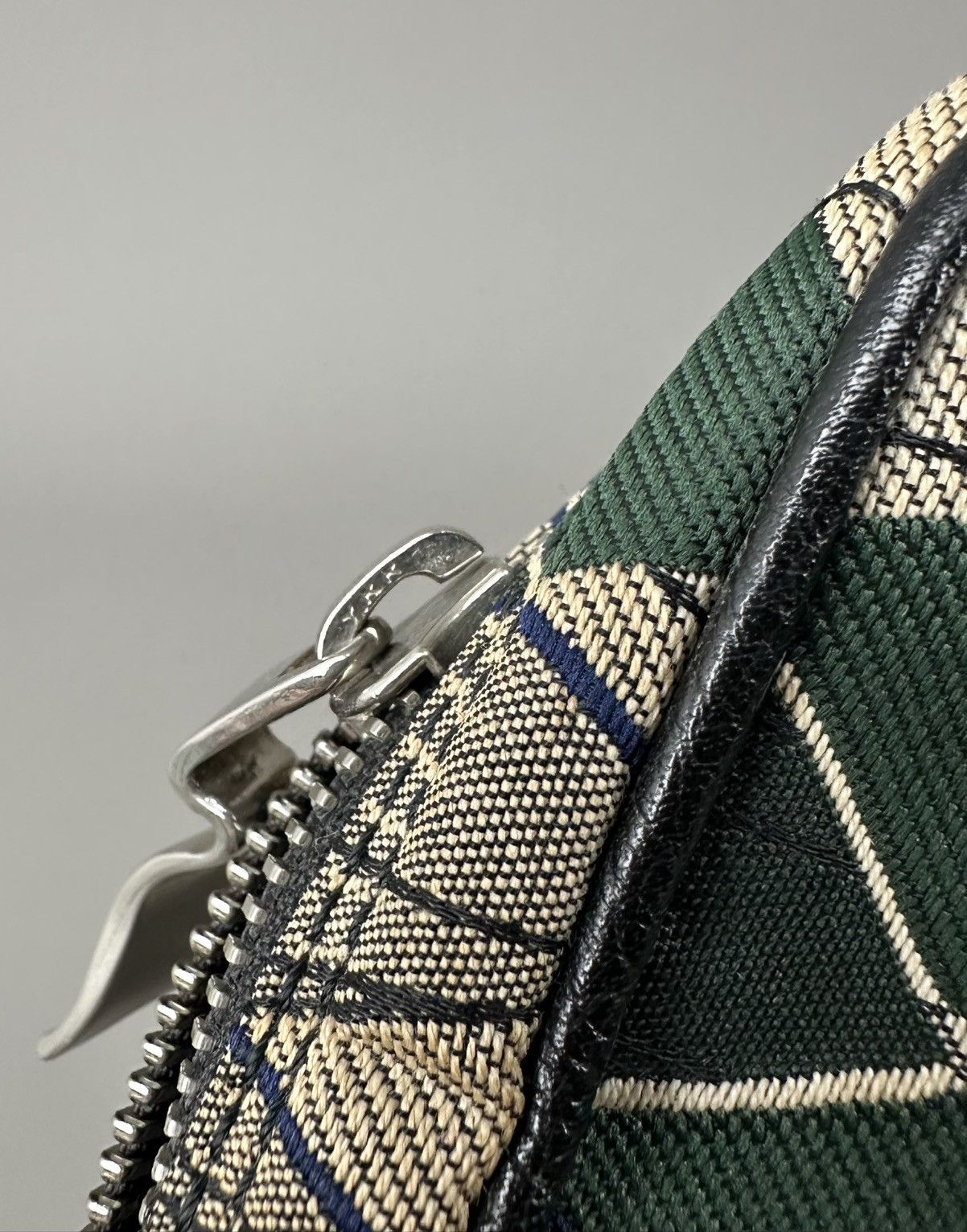 Vivienne Westwood Vivienne Westwood - Vintage Tartan Orb Logo Men’s Sling Bag Size ONE SIZE - 14 Thumbnail