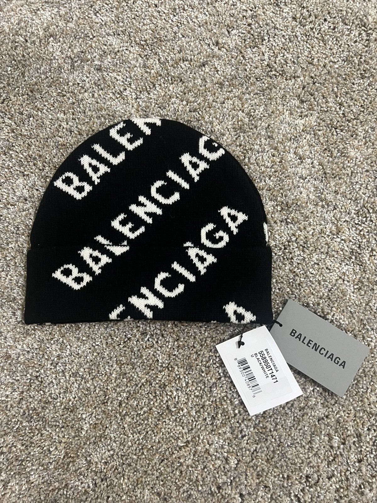 Pre-owned Balenciaga New  Reversible Beanie In Black