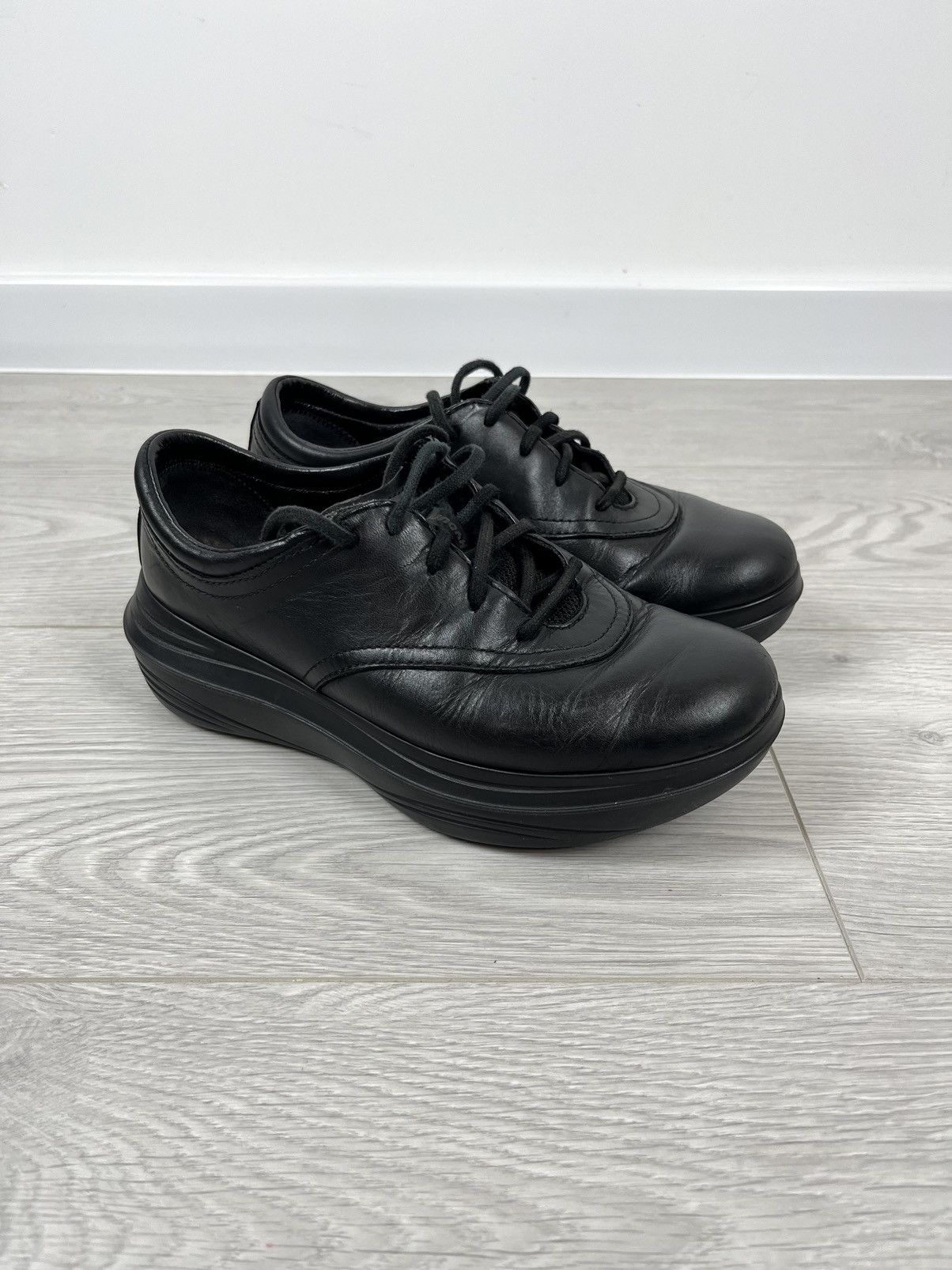 Kybun Kybun Wangbi Women’s Black Leather Sneakers Shoes Y2K Size US 7 / IT 37 - 1 Thumbnail