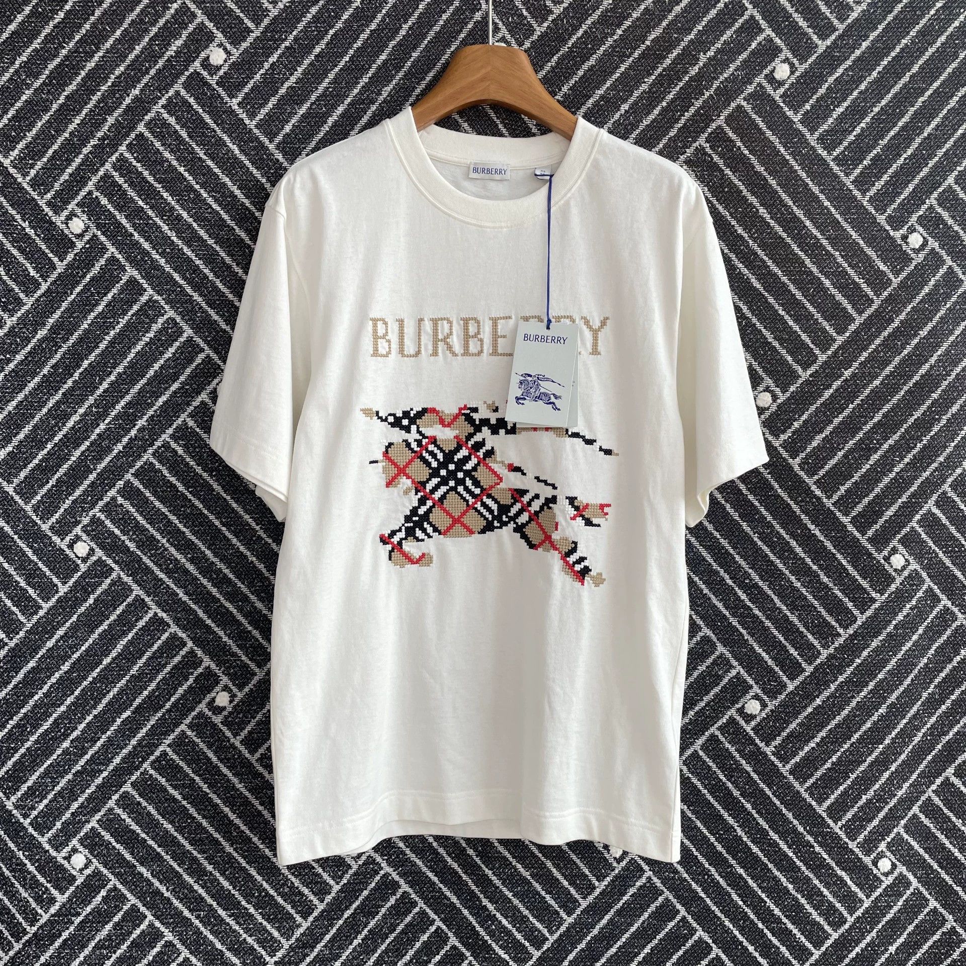 Burberry BURBERRY ss25 X-Stitch Eq Tee Women Chalk White XS Size XS / US 0-2 / IT 36-38 - 1 Thumbnail