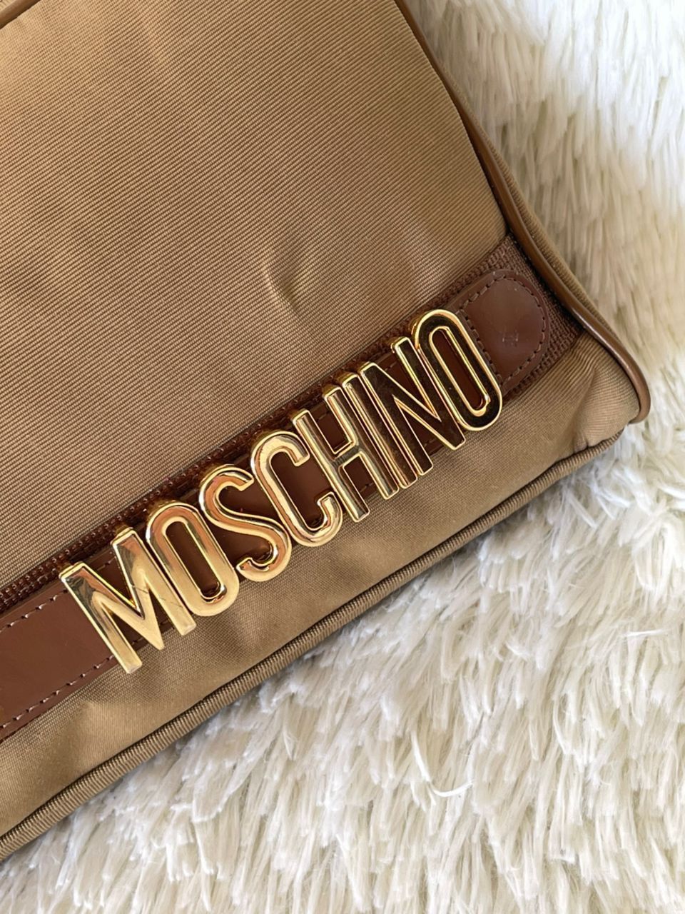 Designer × Moschino Moschino Gold Hadware Clutch Pouch Bag Size ONE SIZE - 14 Thumbnail