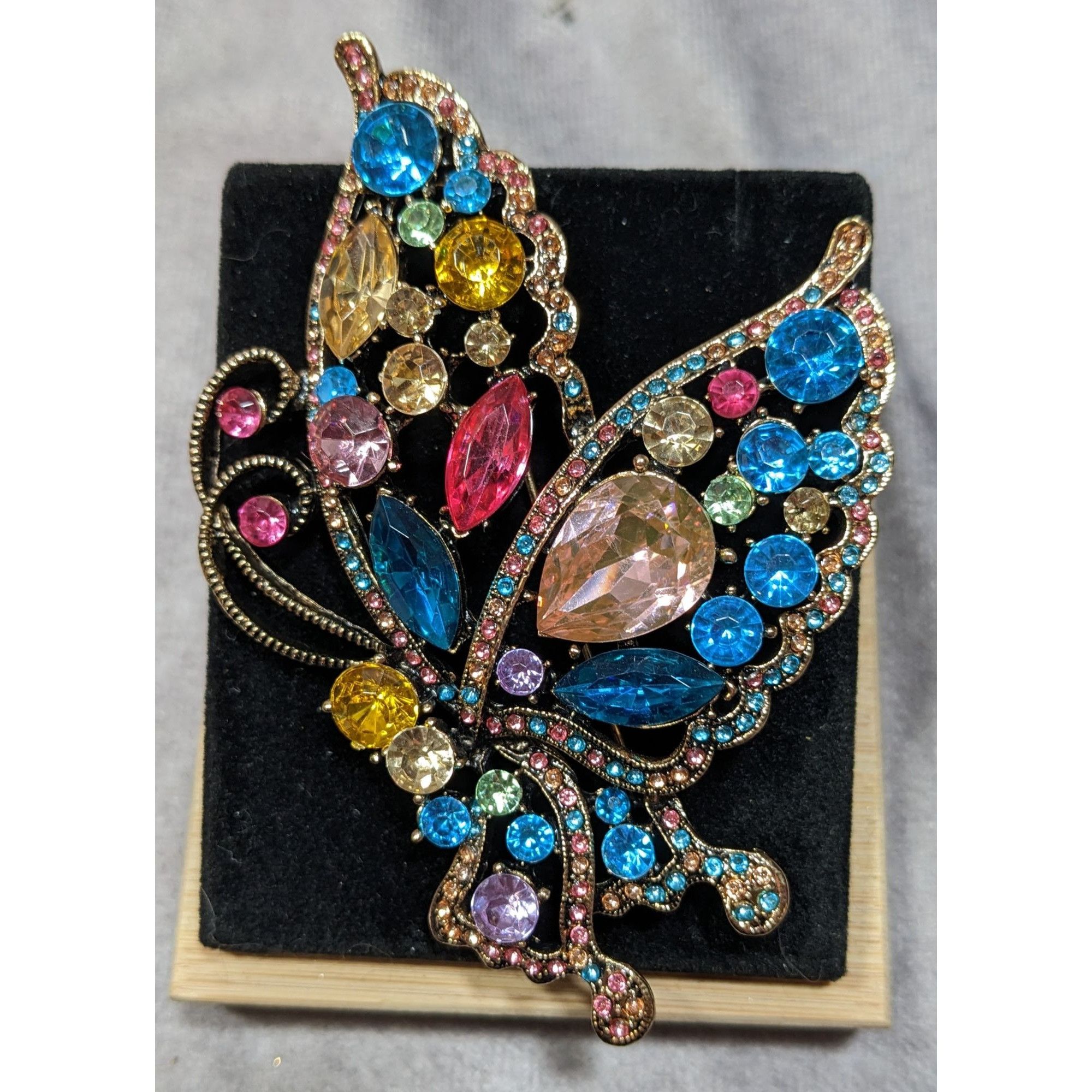 Other Fantasy Glam Large Rainbow Gemmed Butterfly Brooch Size ONE SIZE - 6 Thumbnail