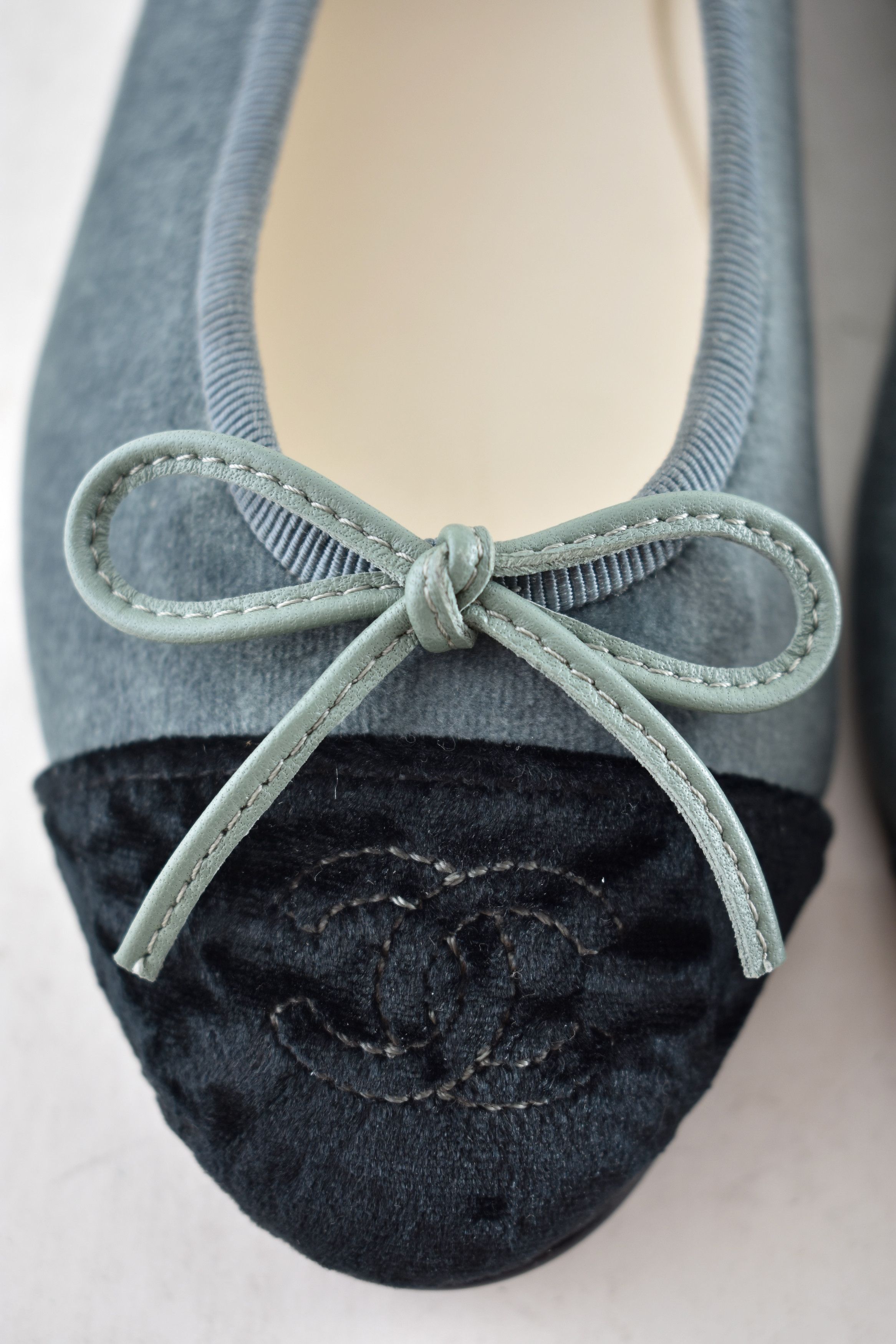 Chanel Chanel 24A Black Velvet CC Classic Ballet Ballerina Flat 36c Size US 6 / IT 36 - 13 Thumbnail