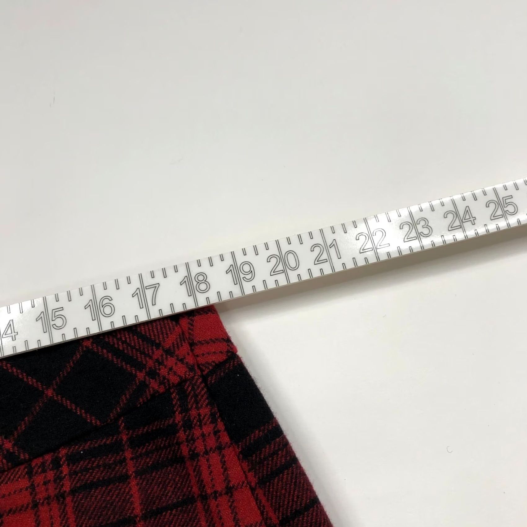Eddie Bauer Eddie Bauer Skirt Mini Wool Blend Zip Plaid Black Red MINT 14 Multicolor, 36In Fits, Short, Women, 90s? Size 36" / US 14 / IT 50 - 3 Thumbnail