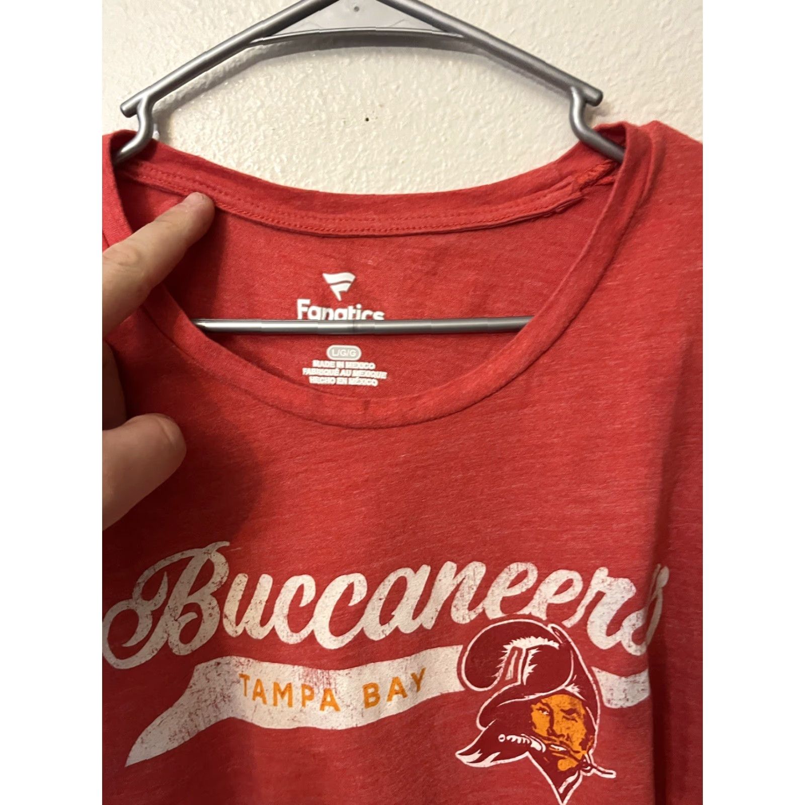 Vintage Fanatics Tampa Bay Buccaneers Womens Crew Neck T-Shirt Red Heather Size L NFL Crew Neck Shirt Womens L Red Size L / US 10 / IT 46 - 2 Thumbnail