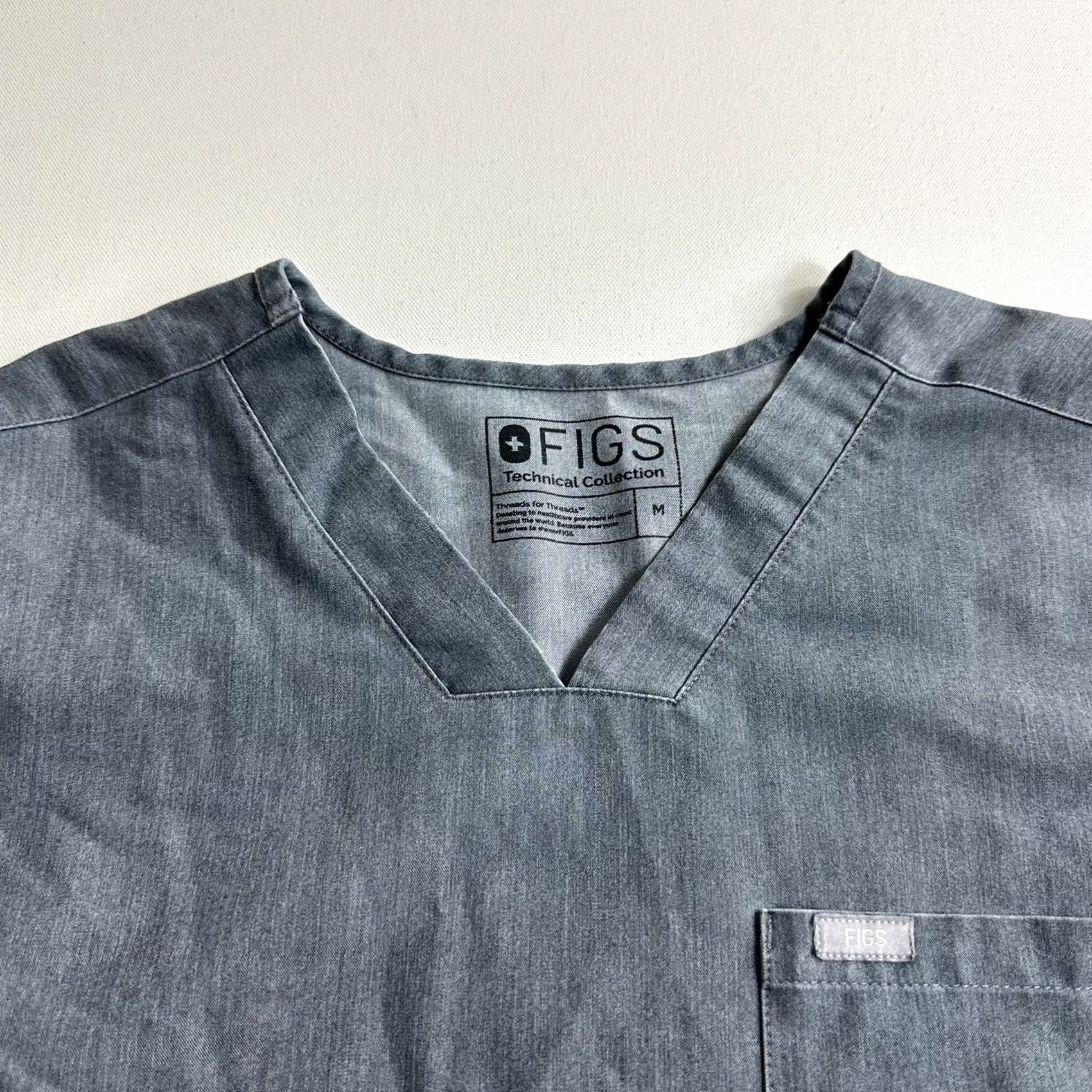 Vintage FIGS Catarina Hand Pockets Solid Gray Scrub Top Womens Size Medium Uniform Size M / US 6-8 / IT 42-44 - 6 Thumbnail