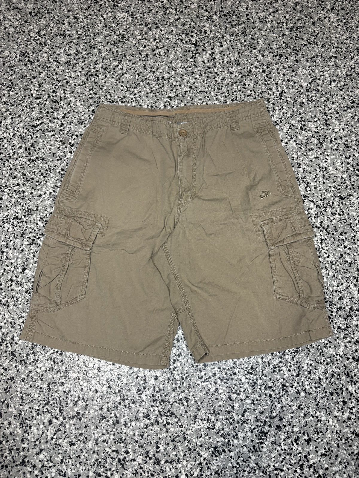 Nike Vintage Y2K Nike Sportswear Tan Cargo Baggy Shorts Sz. M Size US 34 / EU 50 - 1 Thumbnail
