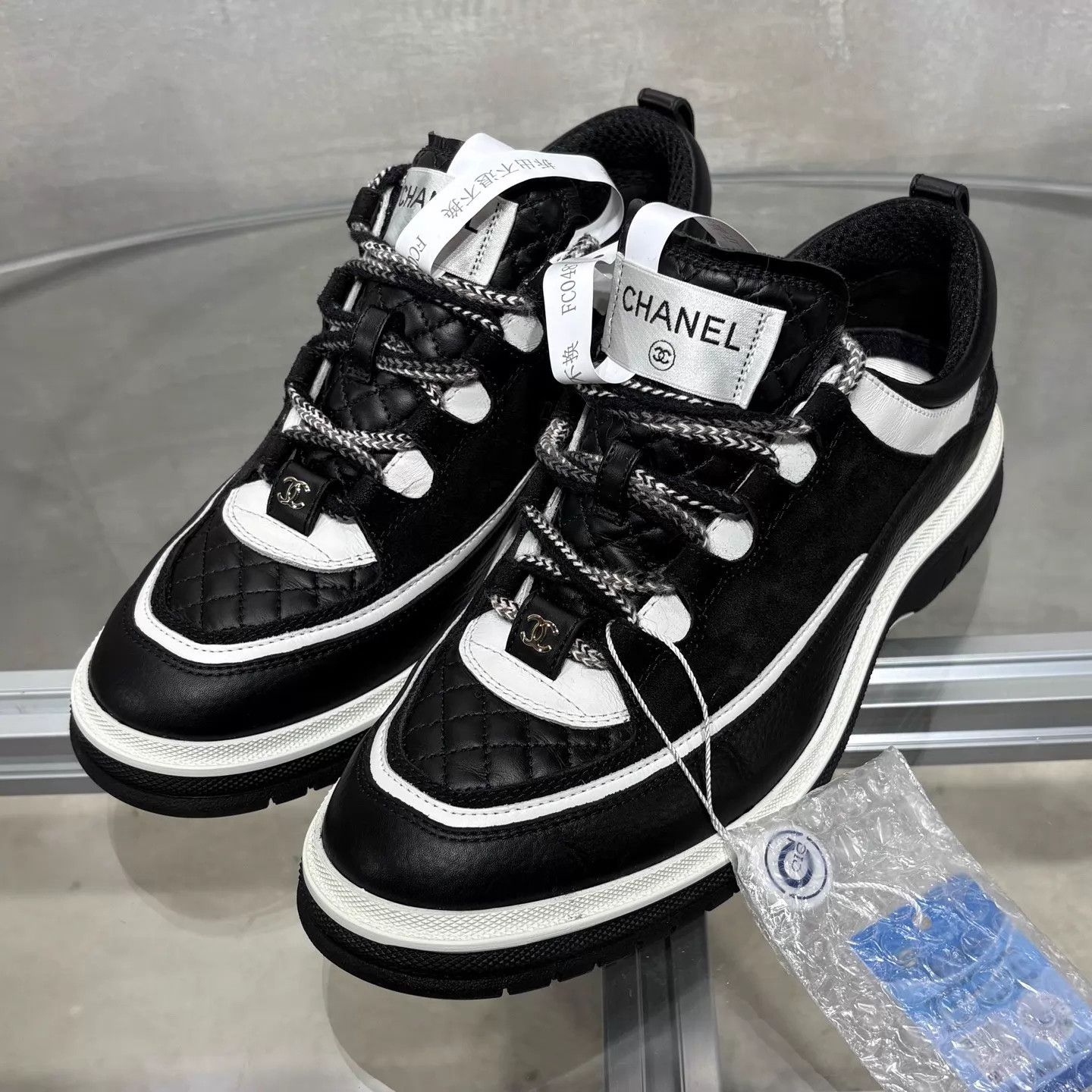 Chanel Chanel 25C Black & White Panda Platform Loafers 40 Size US 7 / EU 40 - 2 Thumbnail