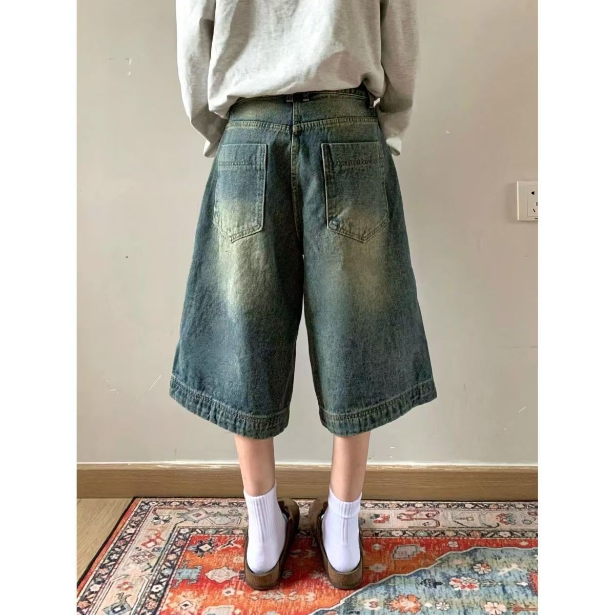 Vintage American Retro Distressed Washed Denim Shorts Size US 32 / EU 48 - 3 Thumbnail