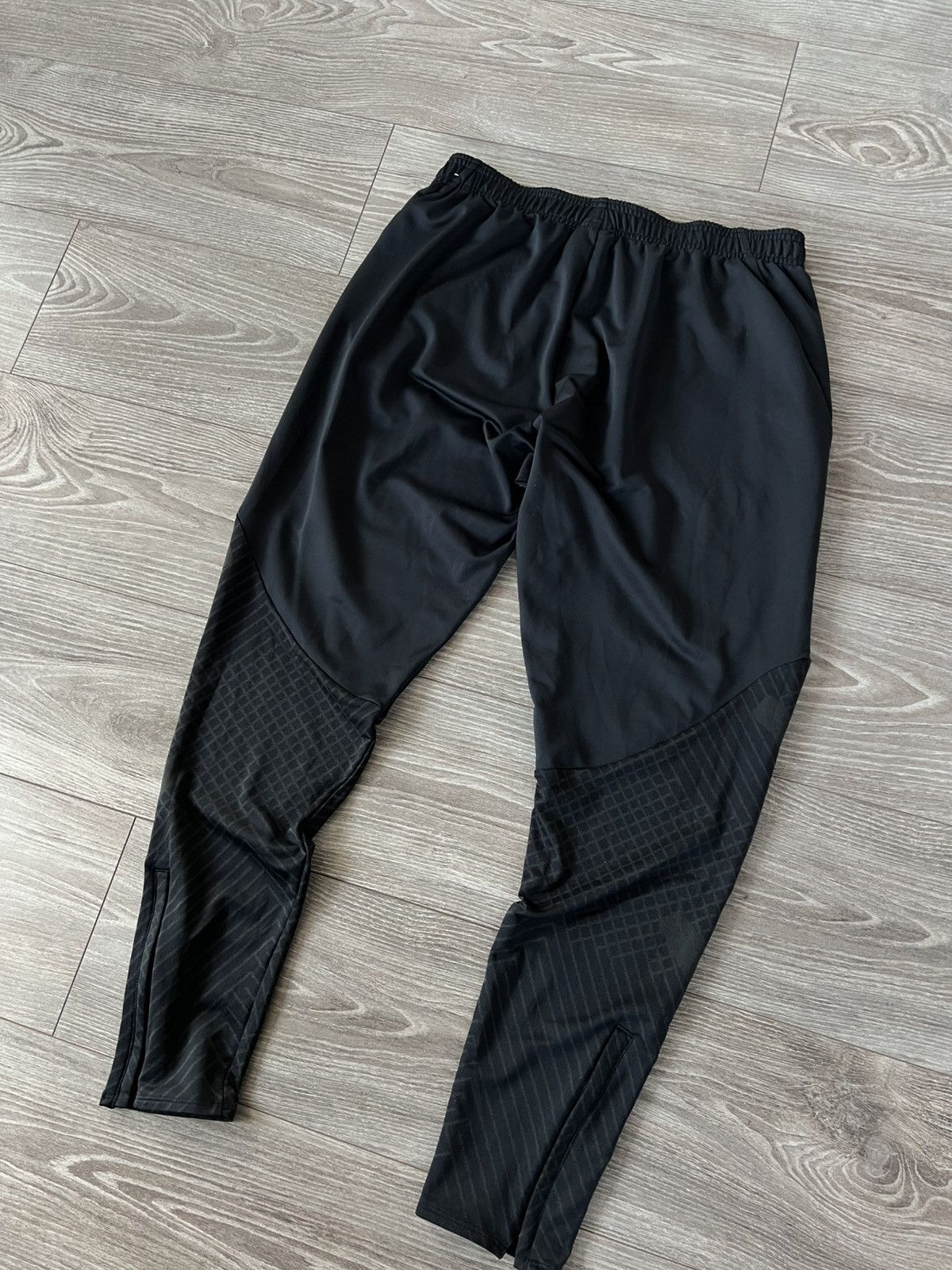 Nike Nike FCB Barcelona Football Slim Fit Regular Sweatpants Size US 34 / EU 50 - 6 Thumbnail