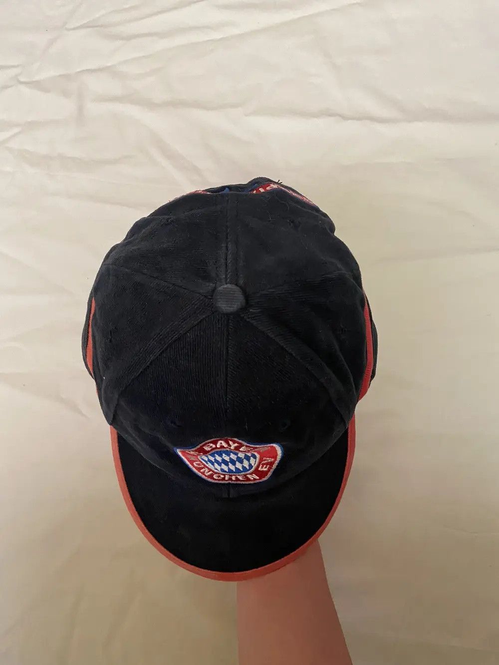 Vintage VINTAGE 90’S BAYERN MUNICH SOCCER FADED VELVET CAP HAT Y2K Size ONE SIZE - 10 Thumbnail