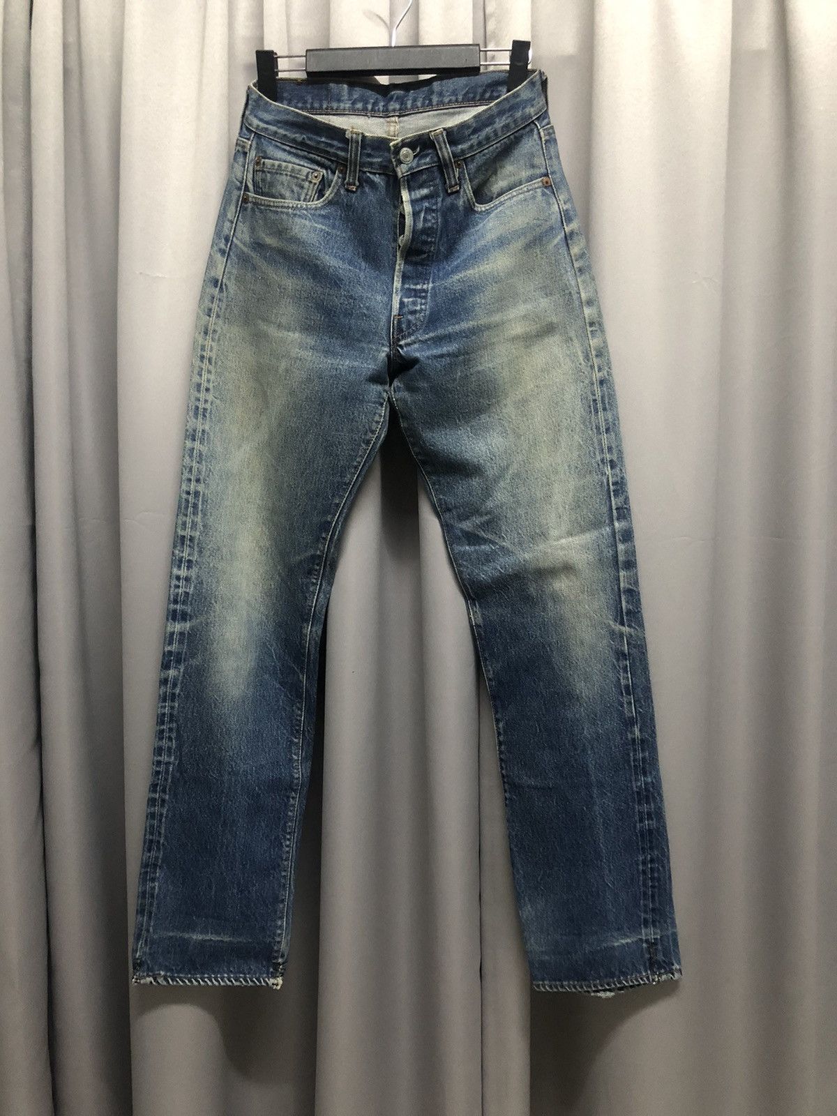 Vintage levis 501 stamp button number 6