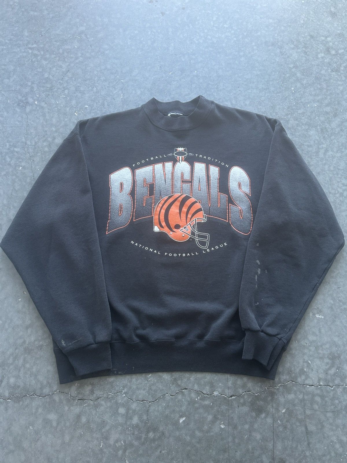NFL × Vintage Vintage 90s Faded Black Cincinnati Bengals Sweatshirt Size US L / EU 52-54 / 3 - 1 Thumbnail