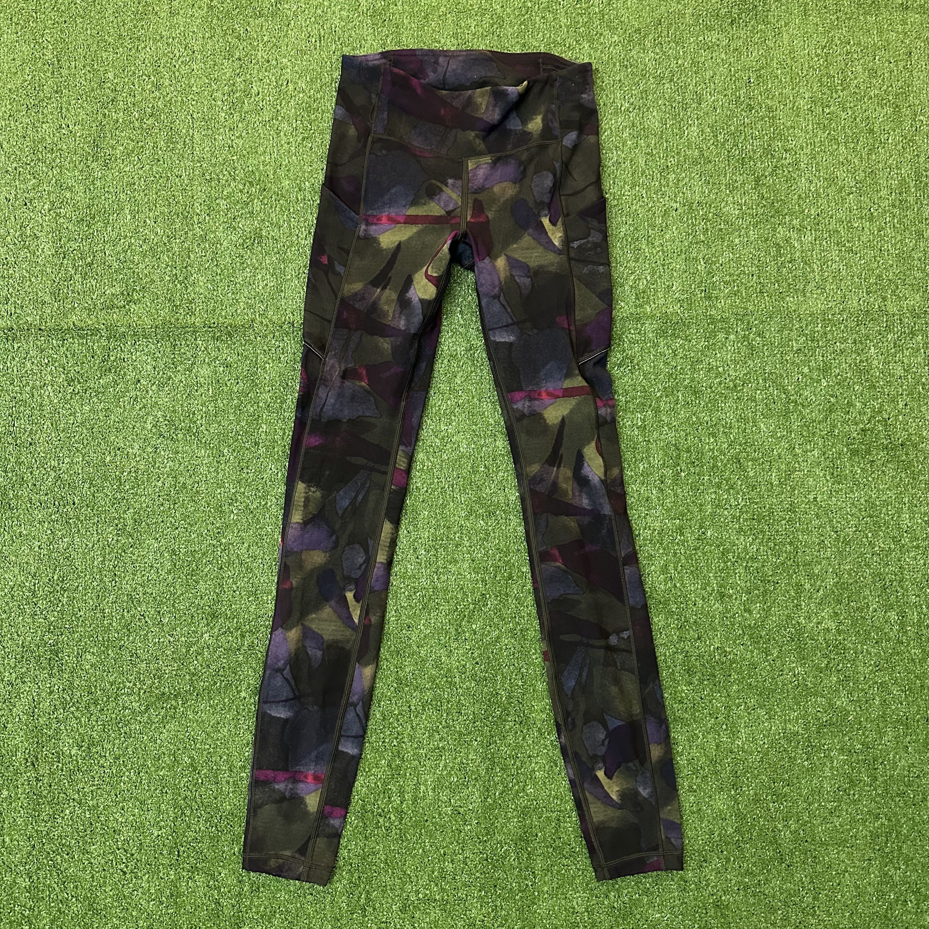 Lululemon Women's Black/Camo LuluLemon Leggings Size 26" / US 2 / IT 38 - 1 Thumbnail