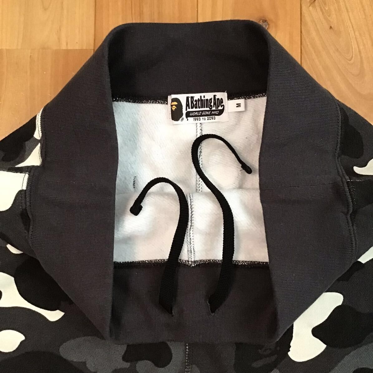 Bape 💫Glow in the dark💫 BAPE City camo sweat shorts APE ★size M Size US 32 / EU 48 - 7 Thumbnail