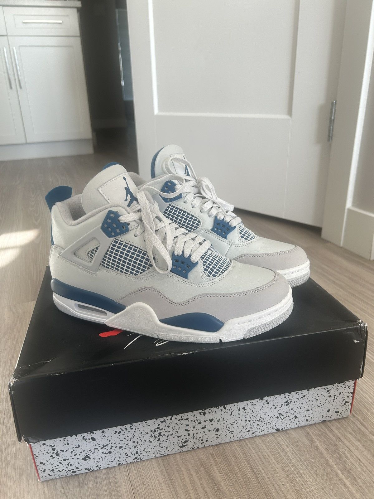 Jordan Brand Jordan 4 Military Blue 2024 Size US 9.5 / EU 42-43 - 1 Thumbnail