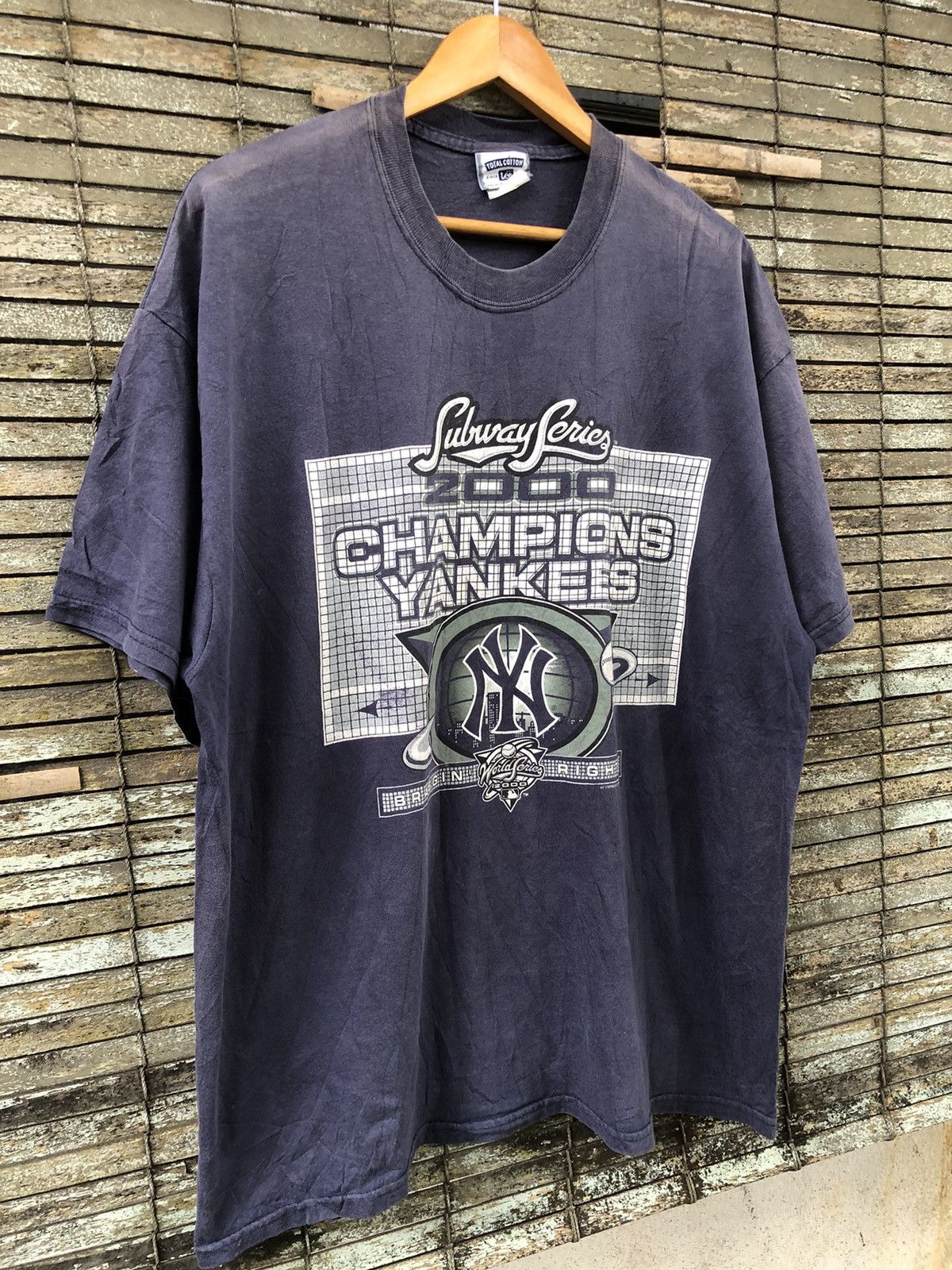 MLB × New York Yankees × Vintage 💥Vintage Y2K💥Sunfaded Lee X Champions NY Yankees Tshirt Size US XL / EU 56 / 4 - 2 Thumbnail