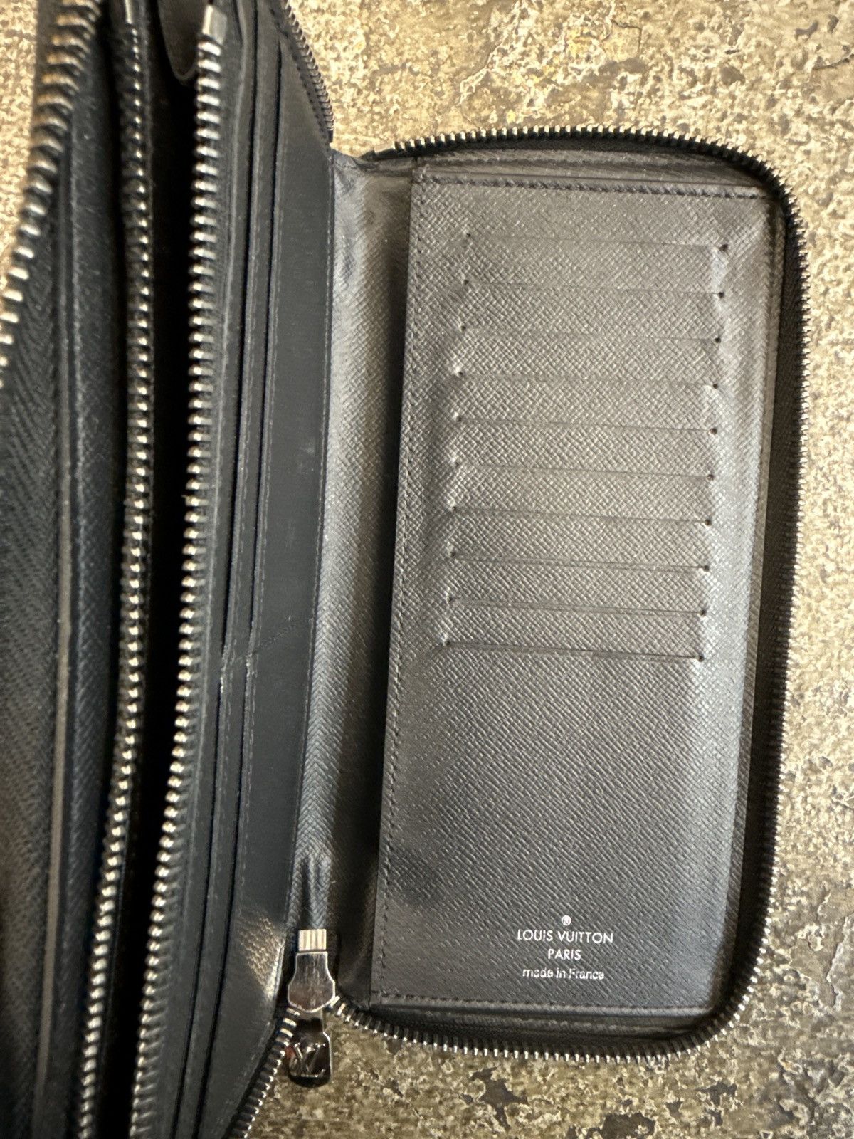 Louis Vuitton Louis Vuitton Monogram Eclipse Vertical Zippy Wallet Size ONE SIZE - 4 Thumbnail