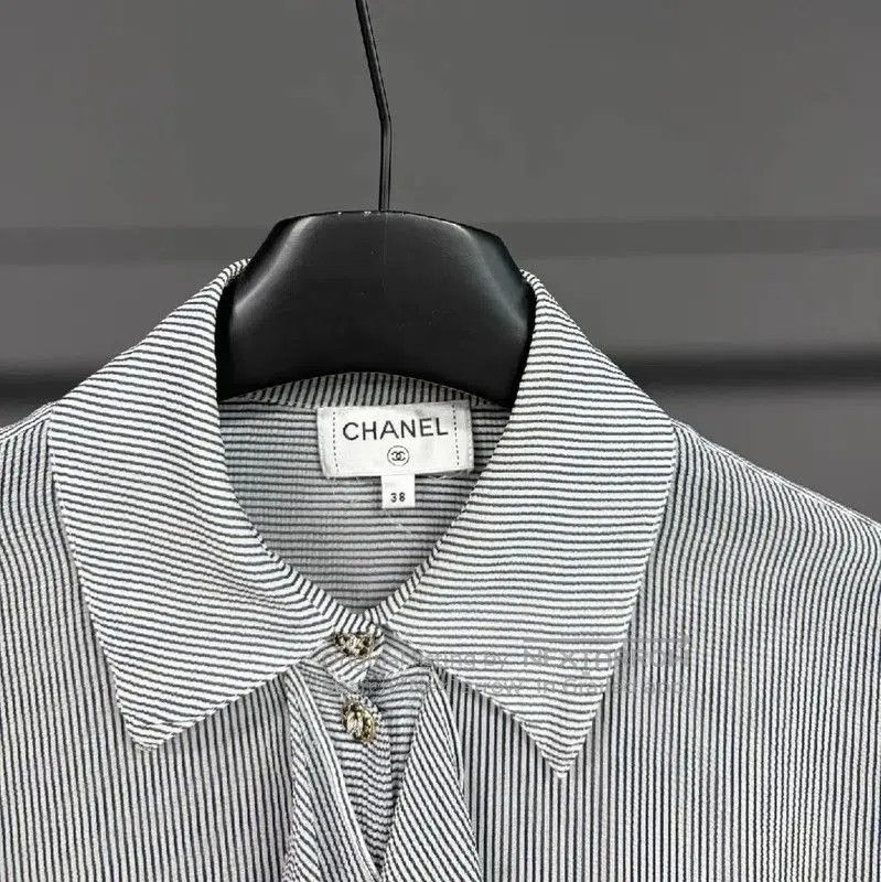 Chanel Chanel Summer Gray Silk Logo Shirt . Size M / US 6-8 / IT 42-44 - 3 Thumbnail