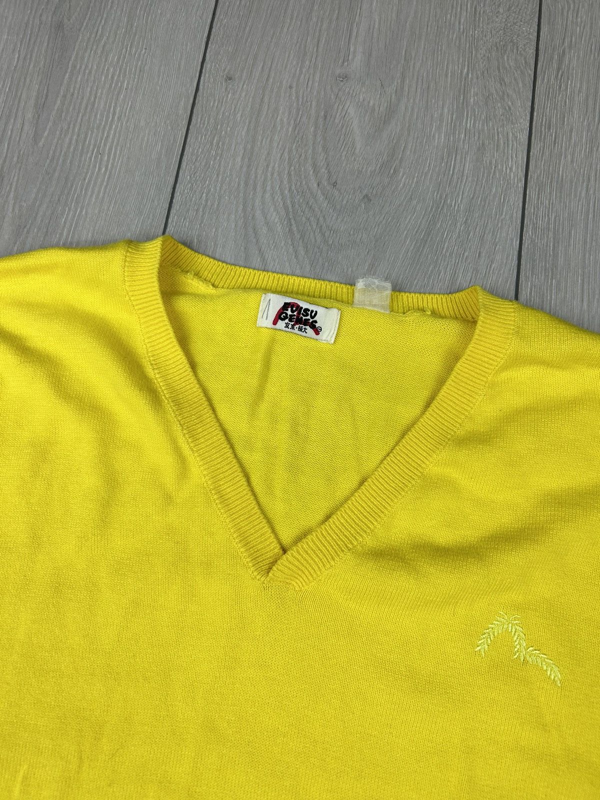 Evisu × Vintage Evisu Vintage V Neck Sweater Yellow Size XL Size US XL / EU 56 / 4 - 4 Thumbnail