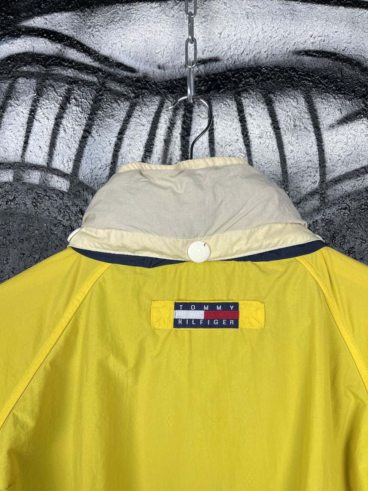 Tommy Hilfiger Vintage 90’sTommy Hilfiger Embroidered Spellout Jacket Men’s Size US L / EU 52-54 / 3 - 17 Thumbnail