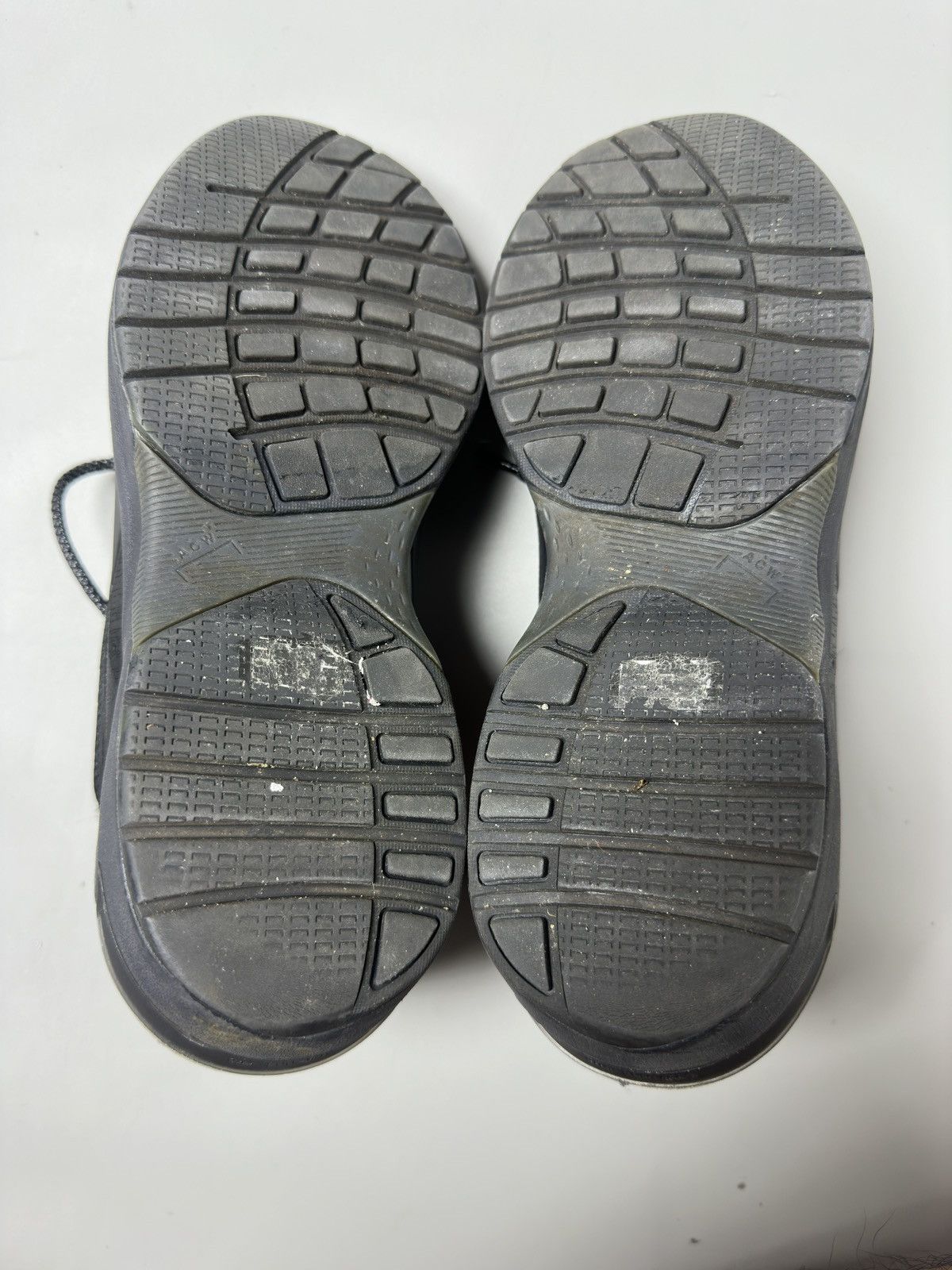A-COLD-WALL* A-COLD-WALL* VECTOR — RUNNER LOW TOP SNEAKERS Size US 8 / EU 41 - 17 Thumbnail