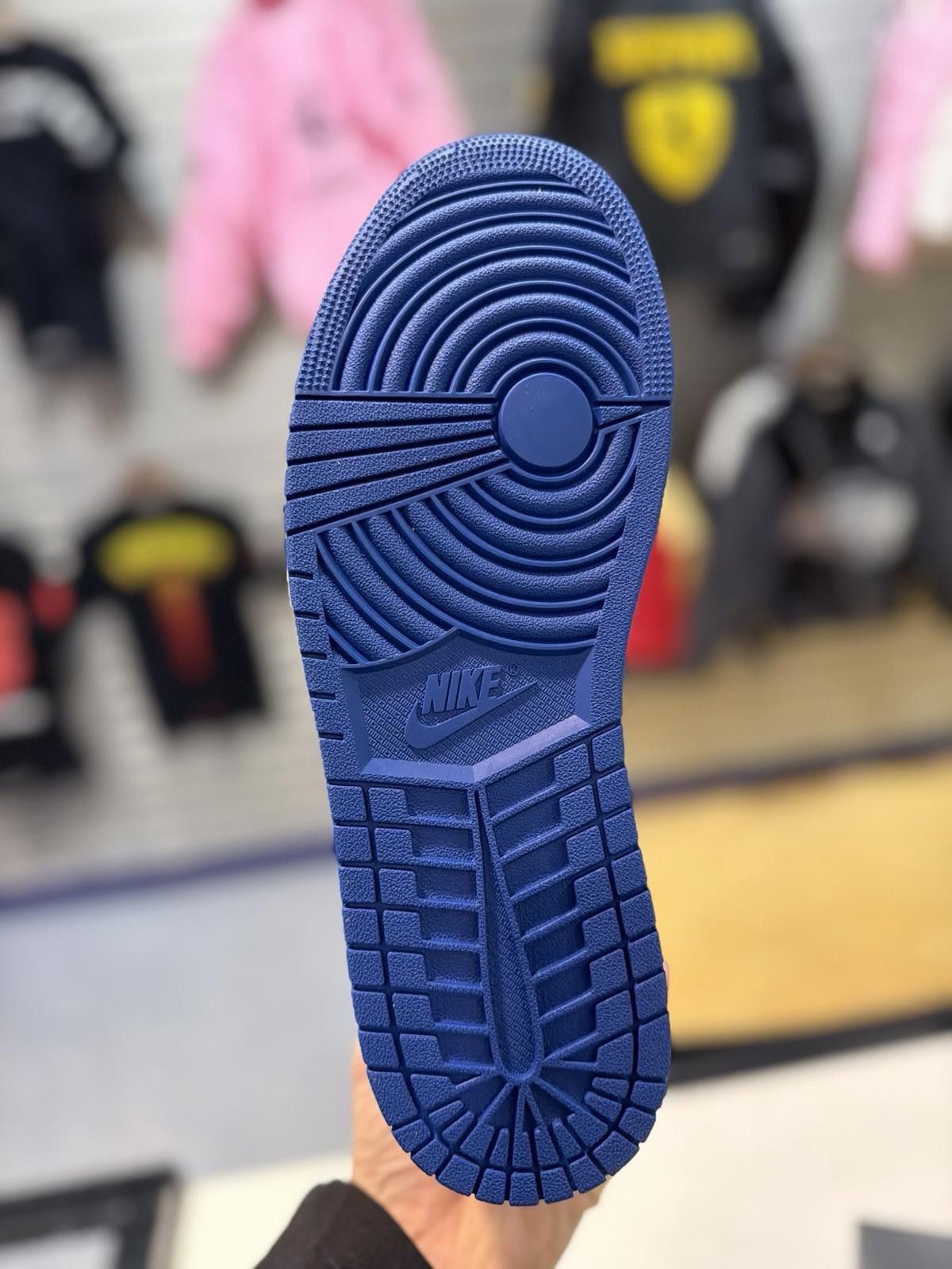 Jordan Brand Air Jordan 1 x Union x Fragment Black and Varsity Red (13) Size US 13 / EU 46 - 12 Thumbnail